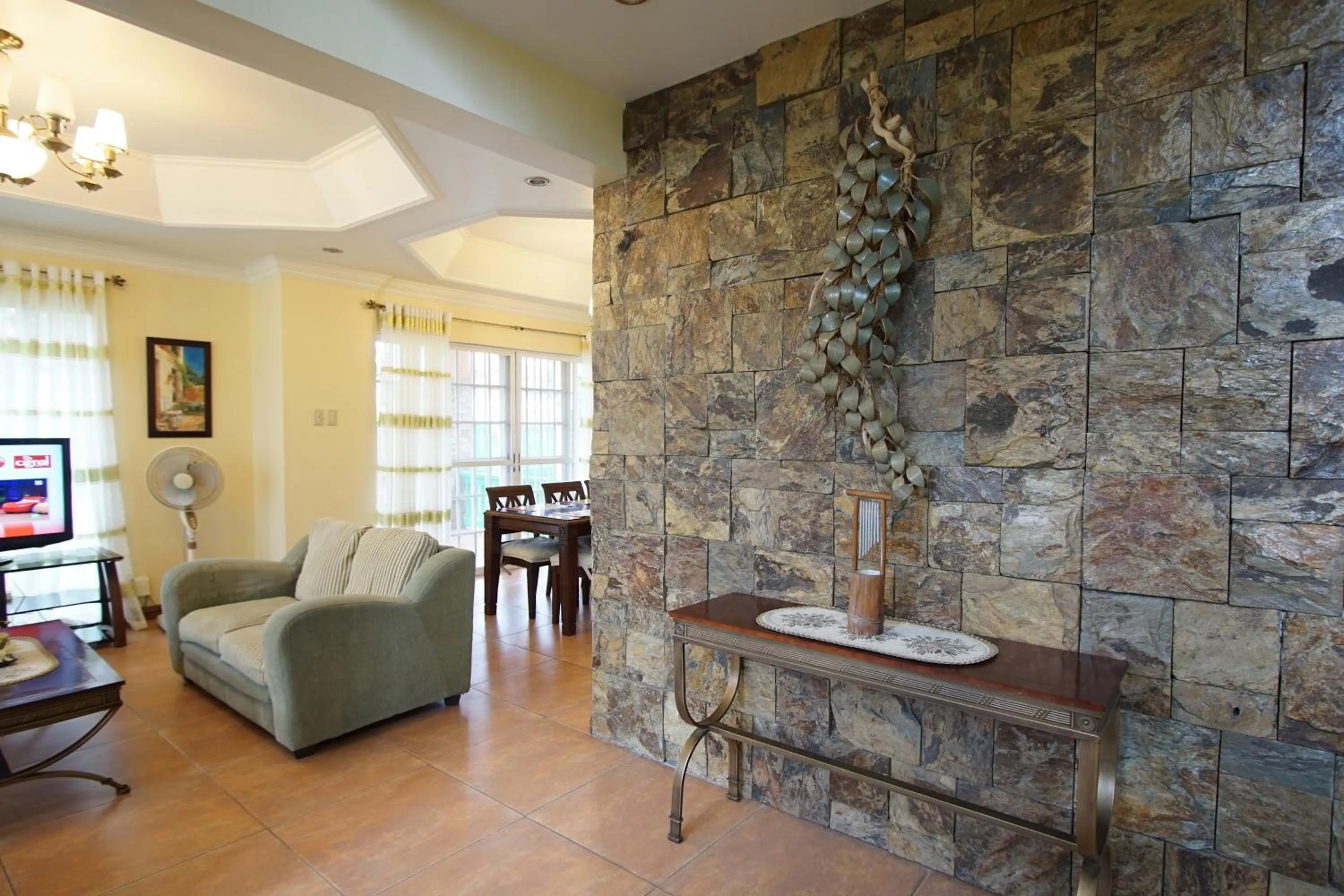 Charming Tagaytay Vacation Home