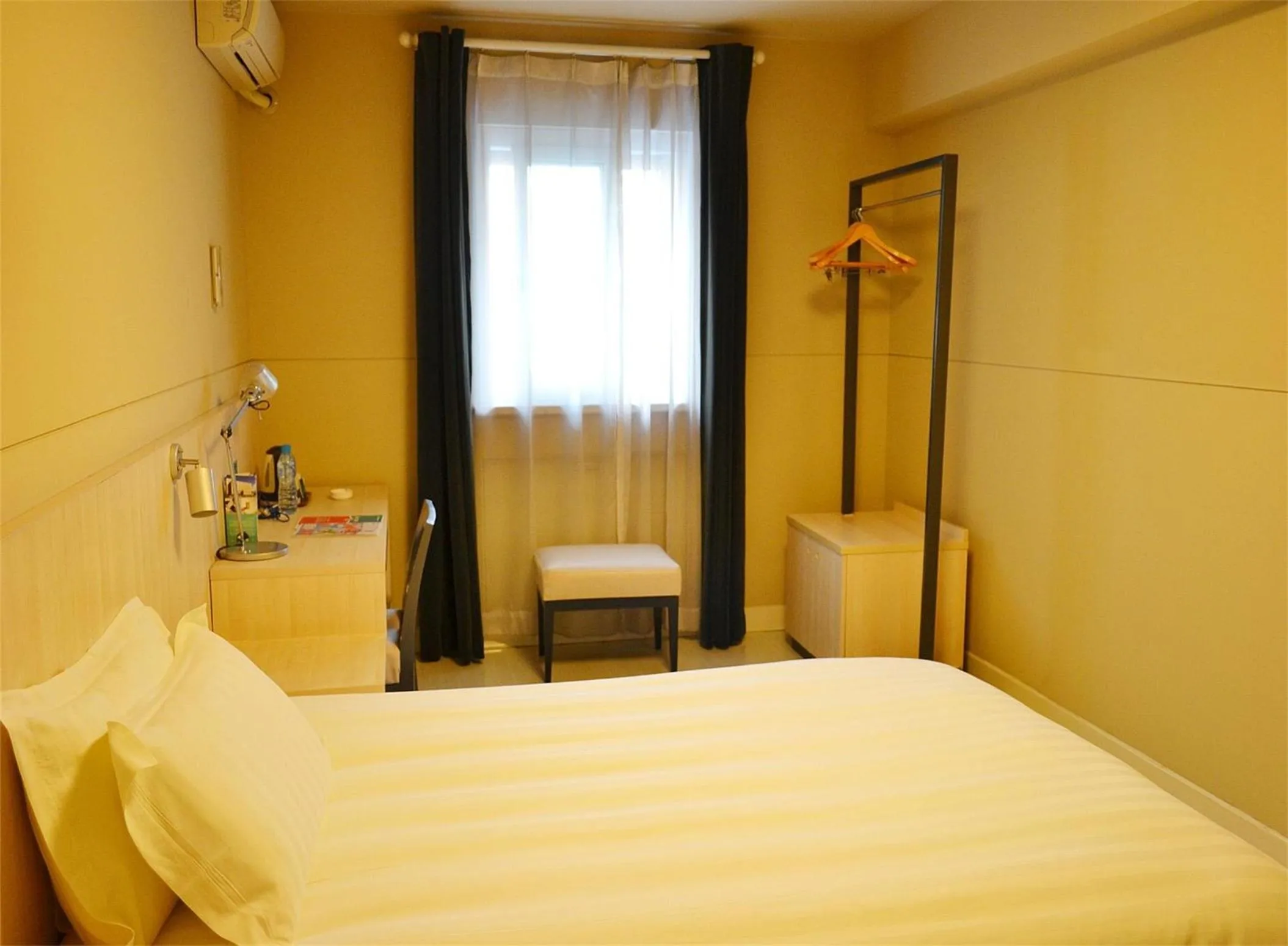 Bed in Jinjiang Inn - Huaian Wanda Plaza East Jiankang Road