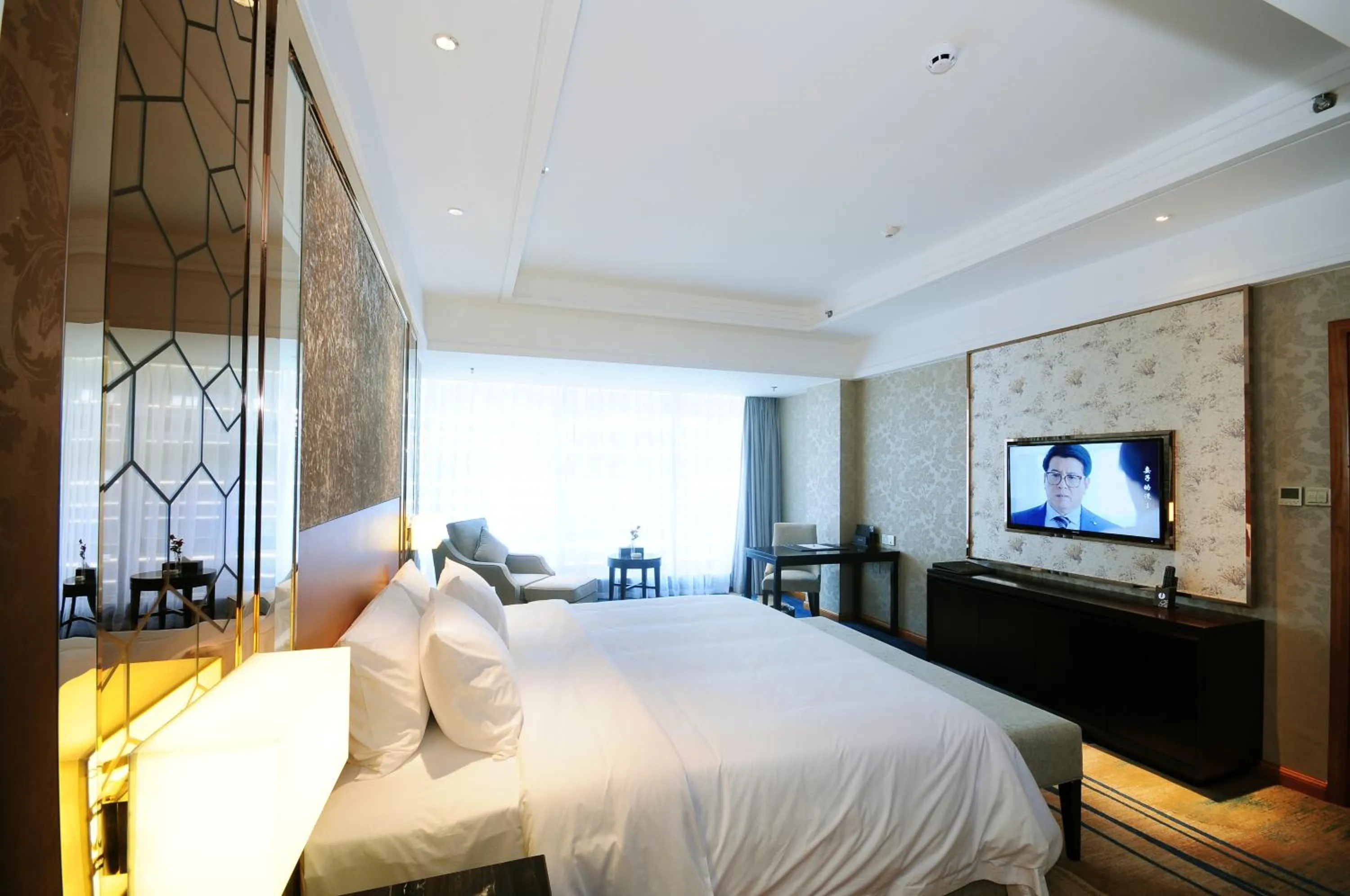 Photo of the whole room in Airport Jianguo Hotel