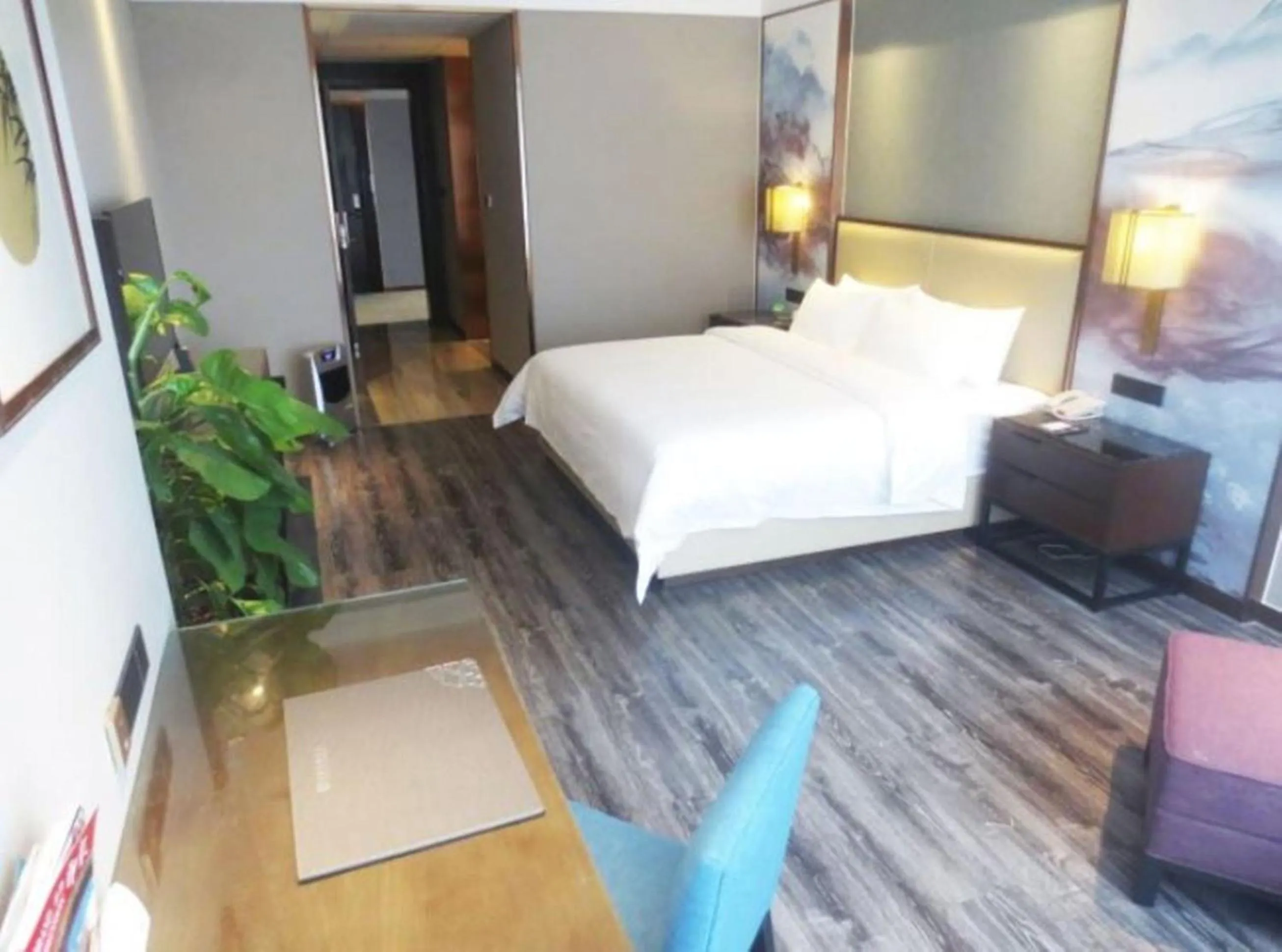 Photo of the whole room in Airport Jianguo Hotel