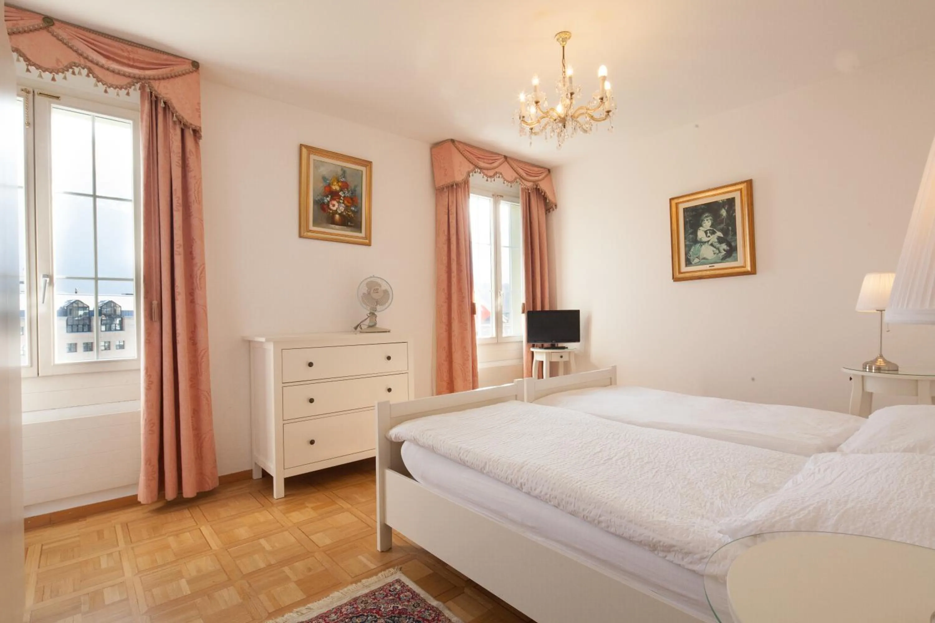Decorative detail, Bed in Hotel Central Continental