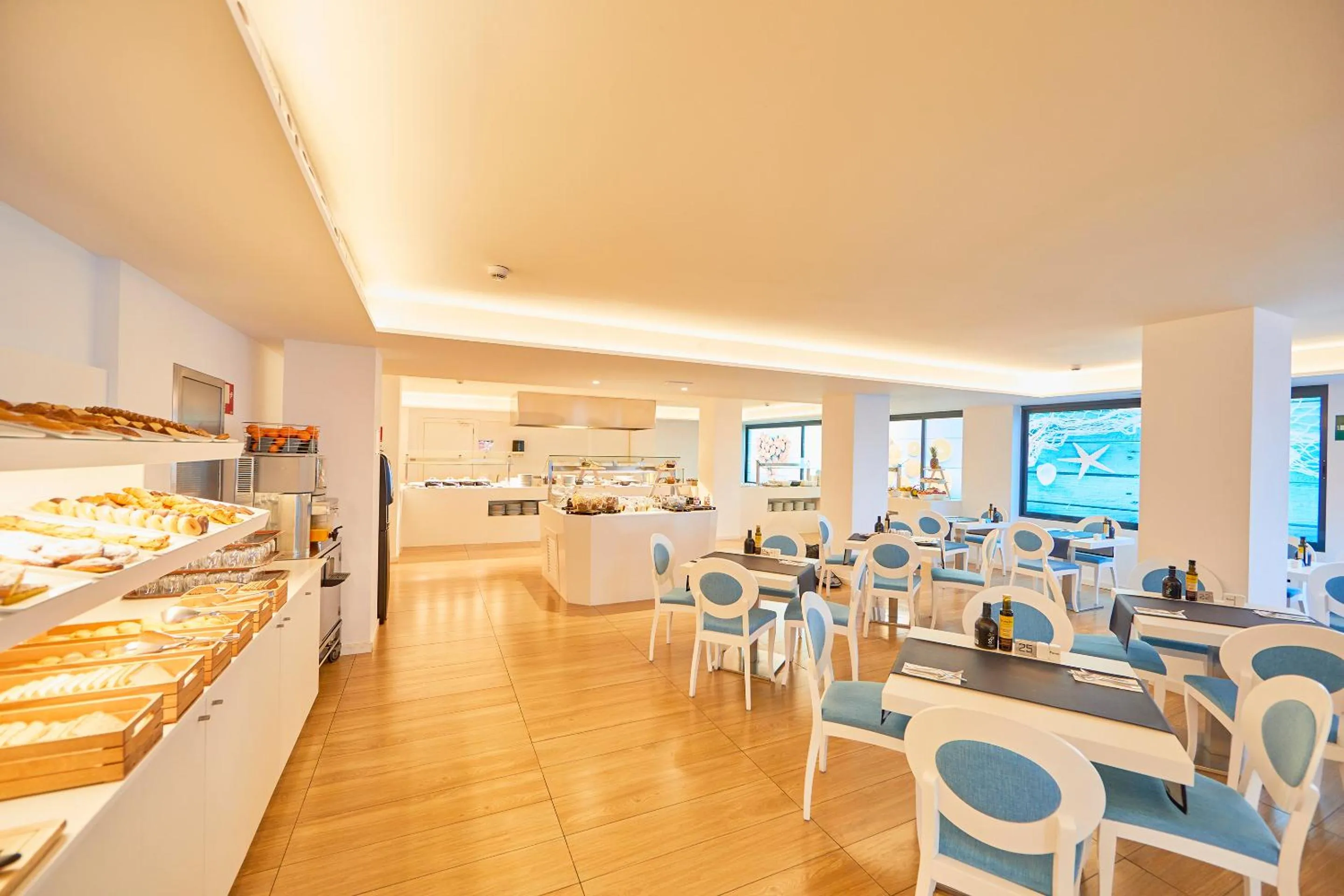 Restaurant/places to eat in Hotel Negresco - Adults Only