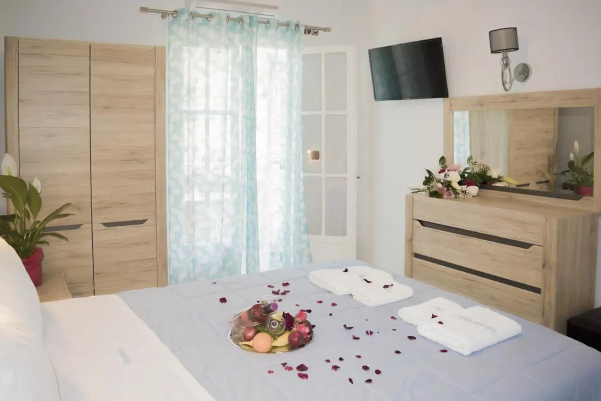Bed in Marina Apartments, Agios Gordios Corfu
