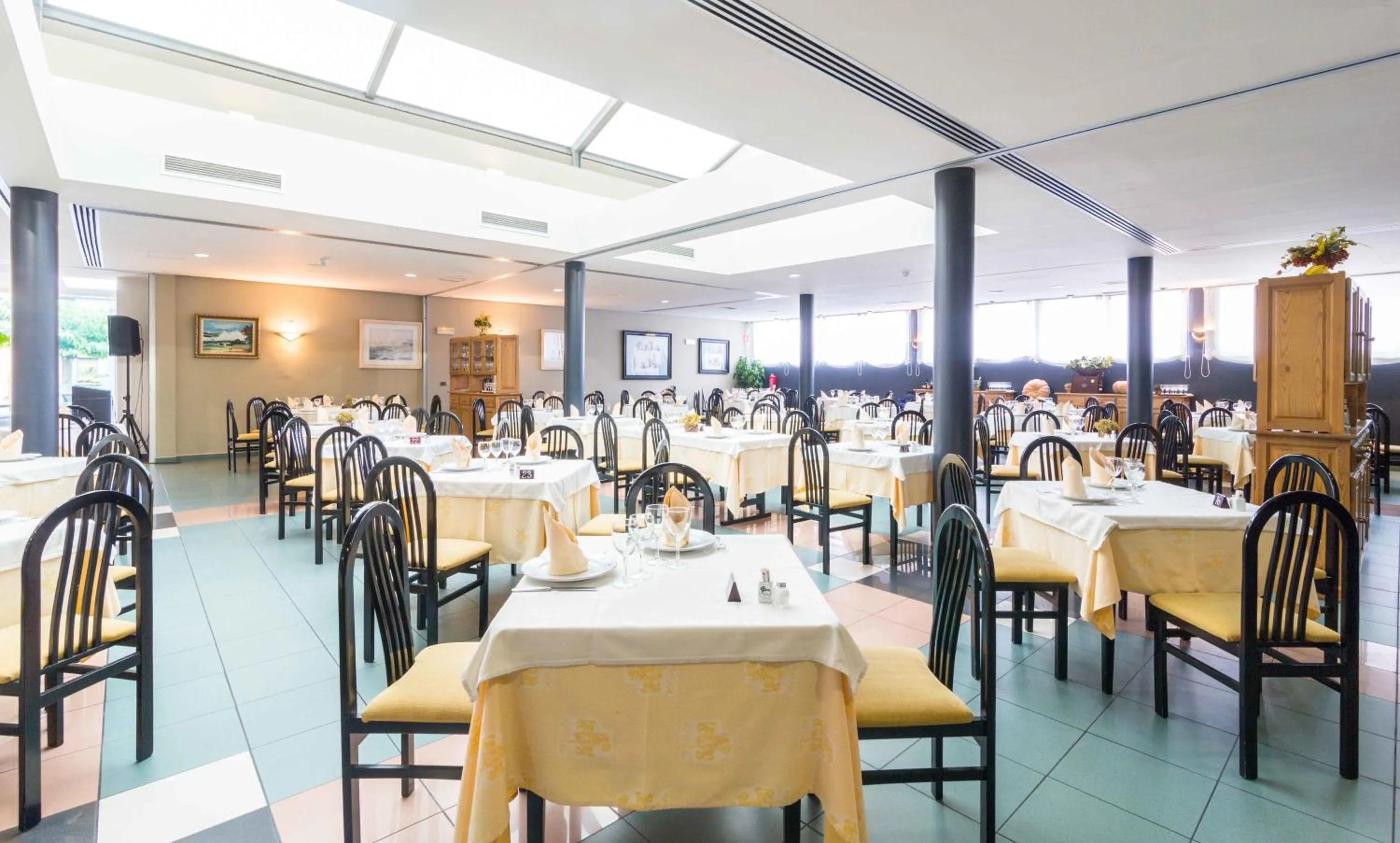 Restaurant/places to eat in El Patio