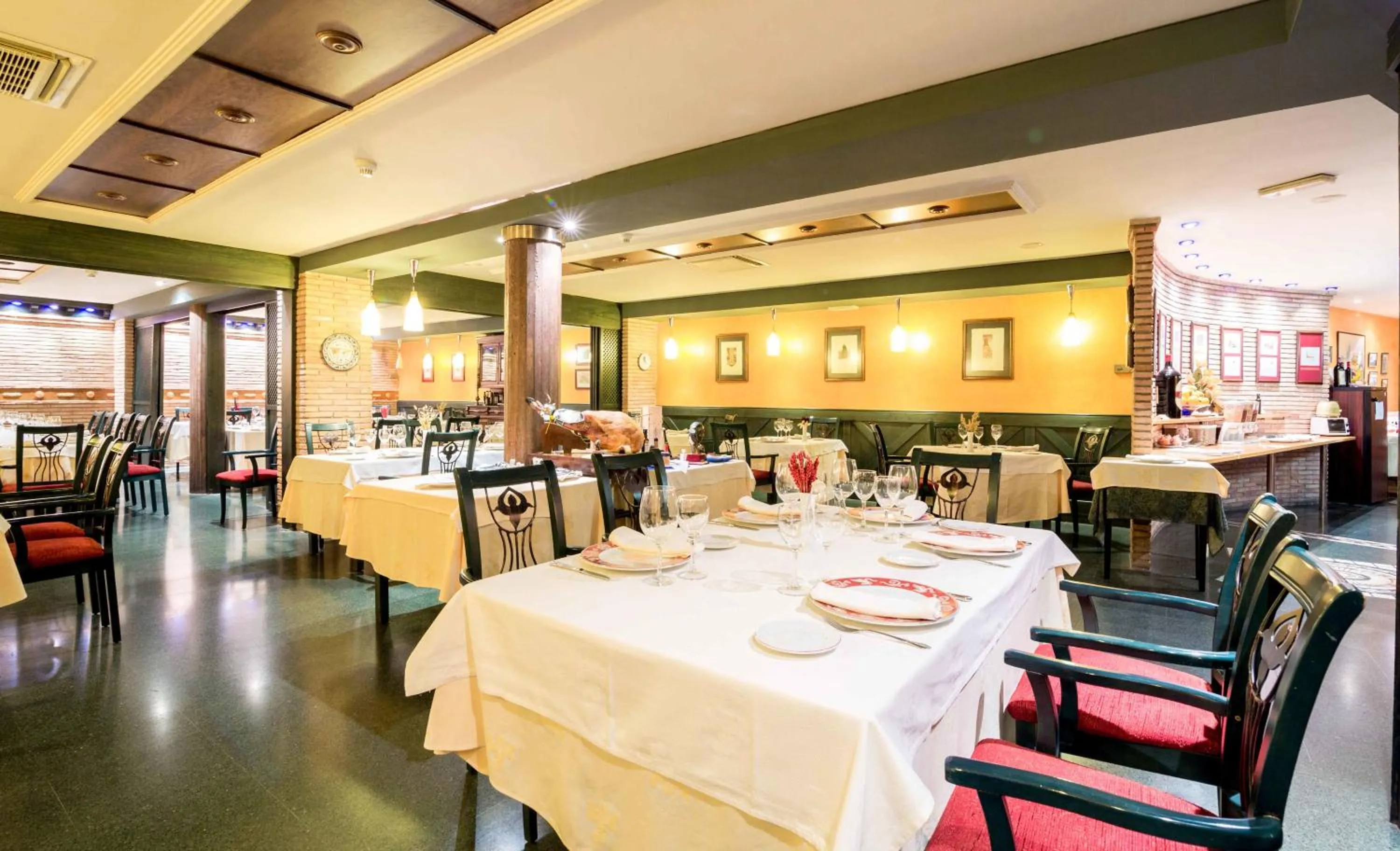 Restaurant/places to eat in El Patio