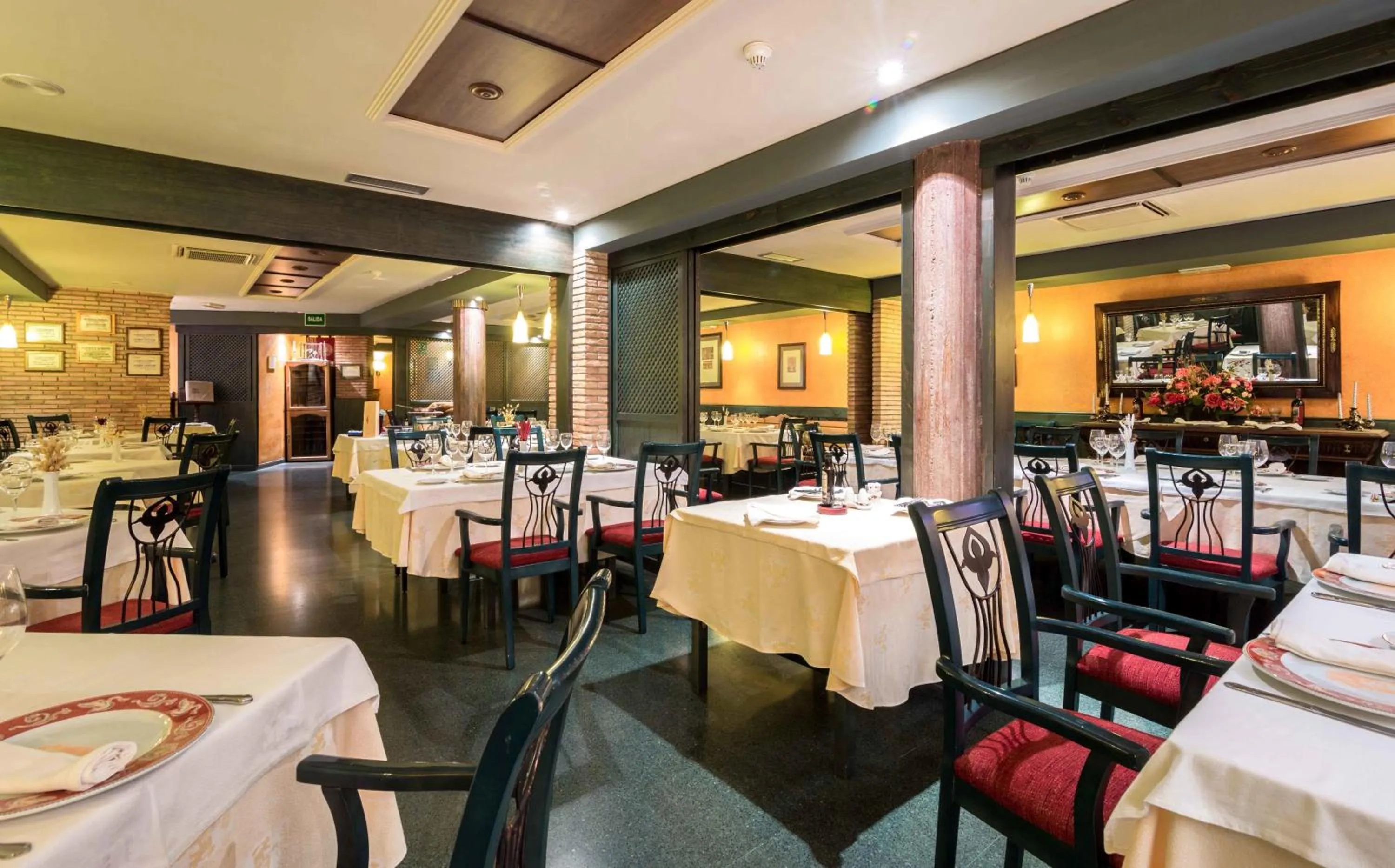 Restaurant/places to eat in El Patio