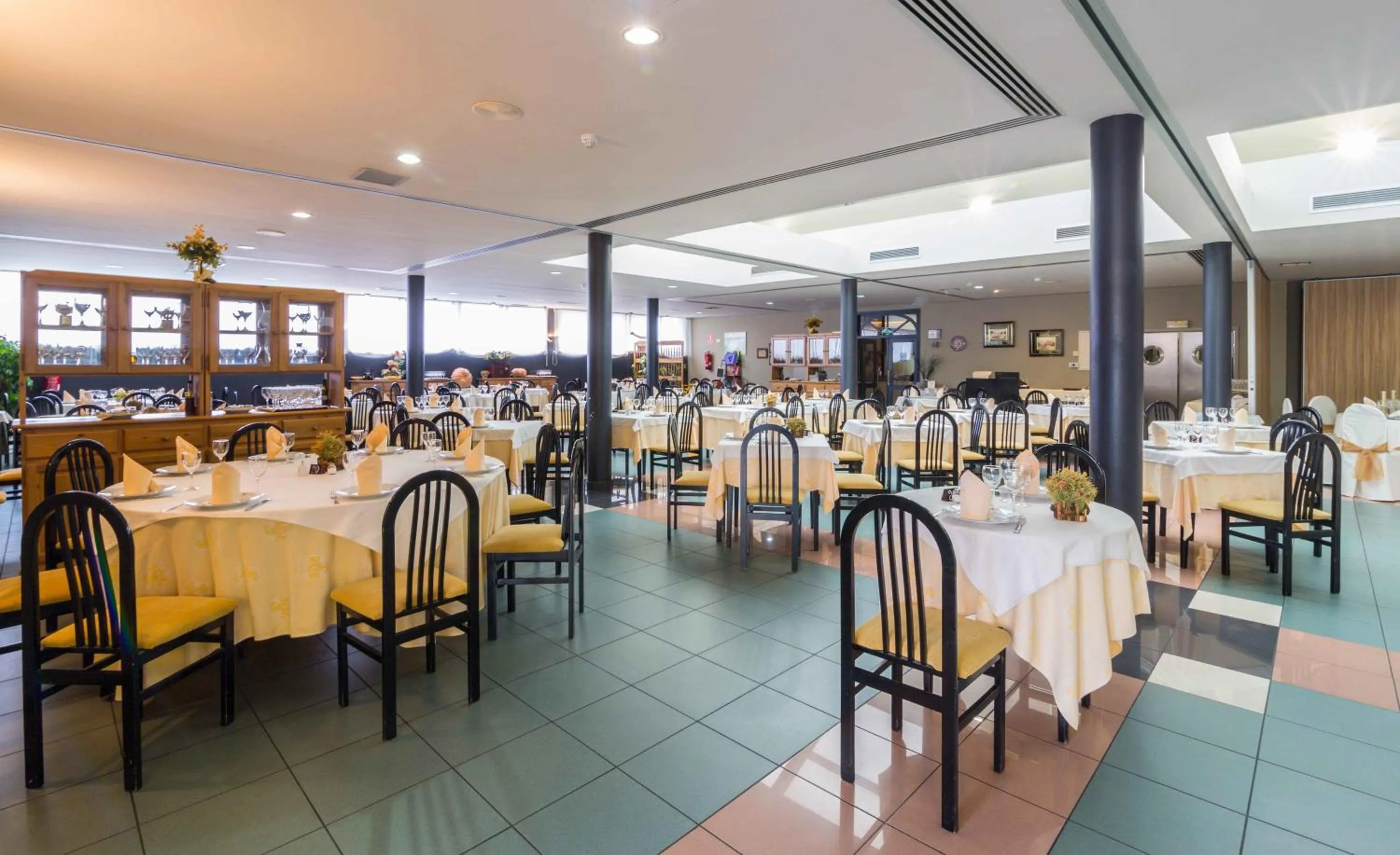 Restaurant/places to eat in El Patio