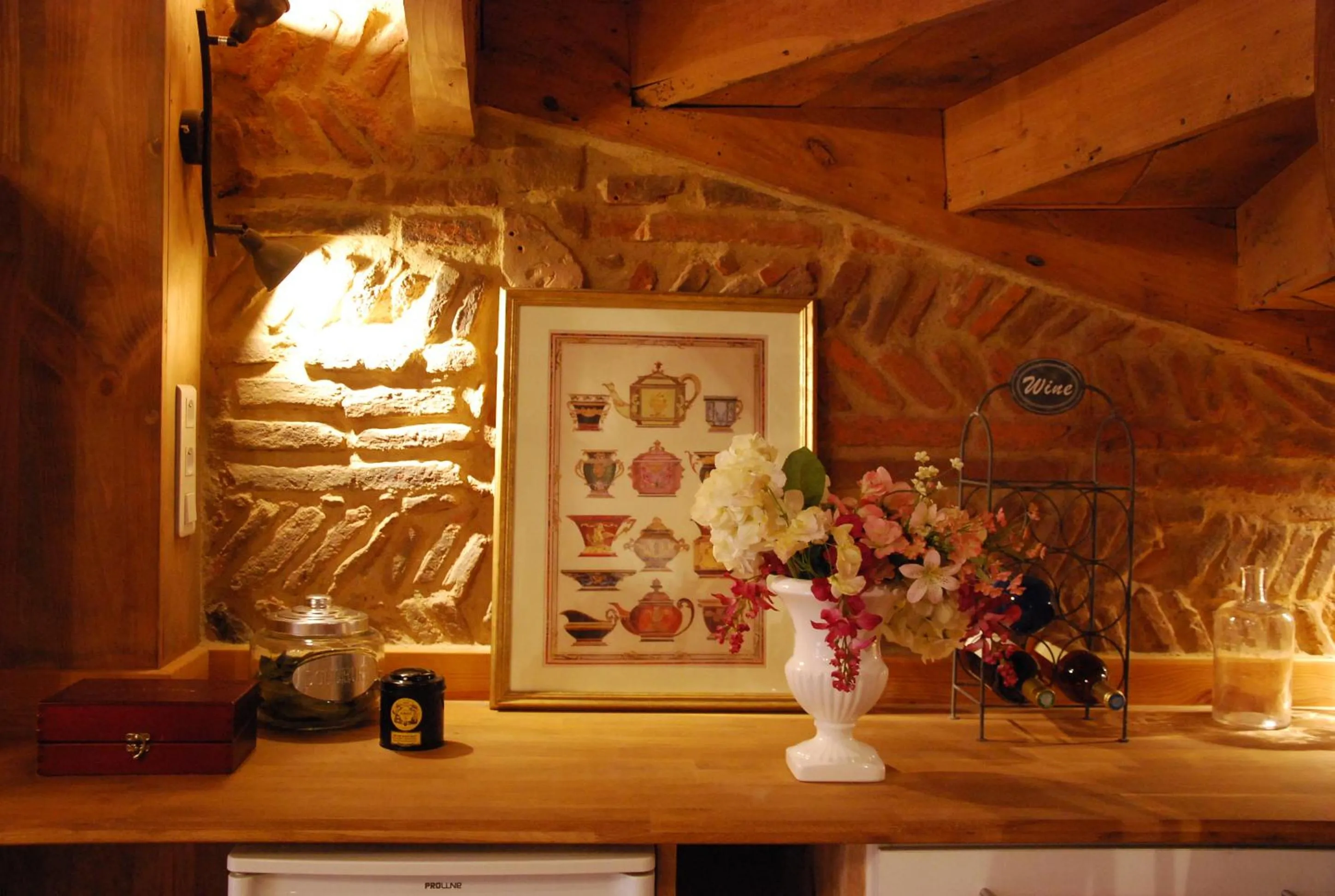 Kitchen or kitchenette in Ombre Rose