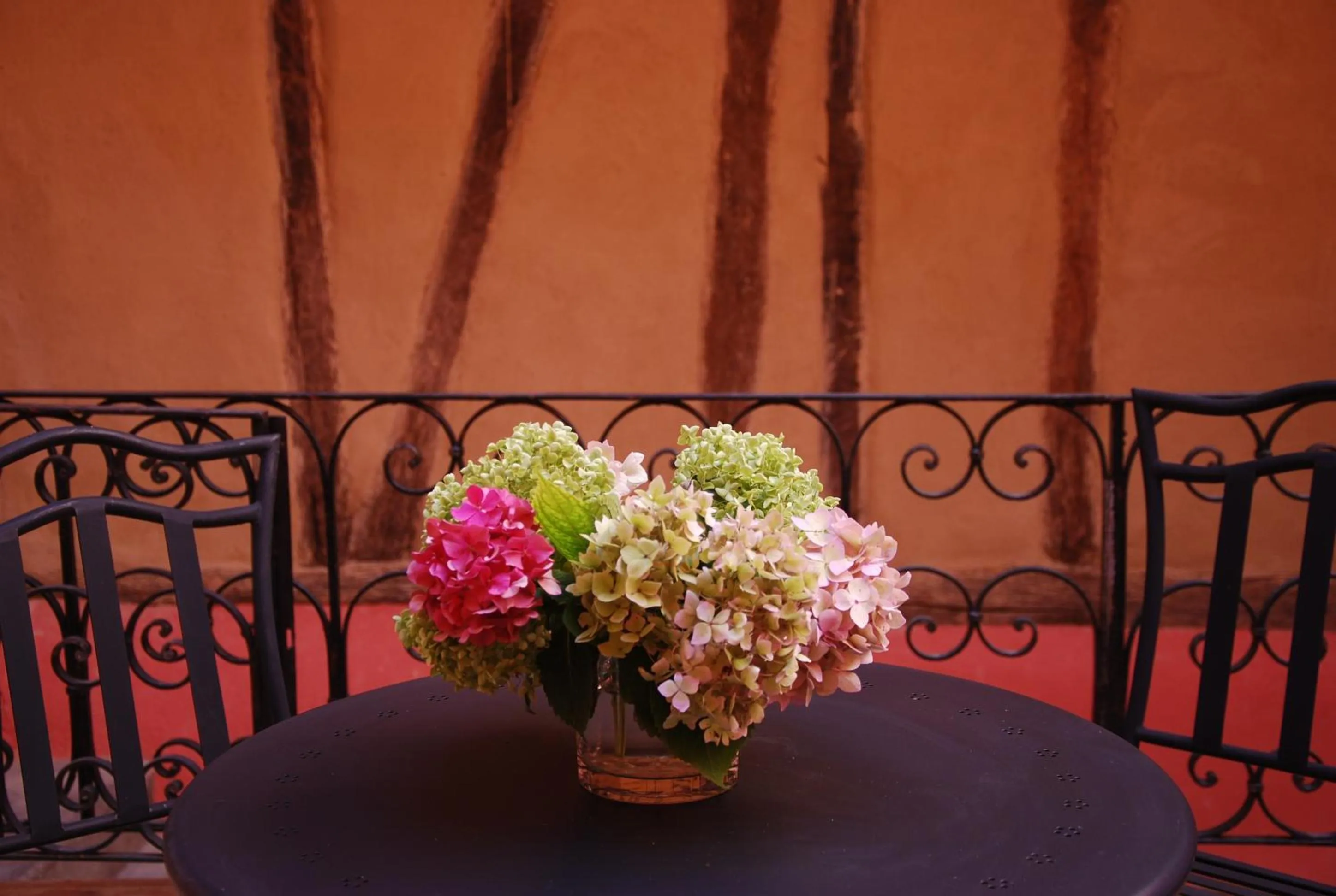 Decorative detail in Ombre Rose