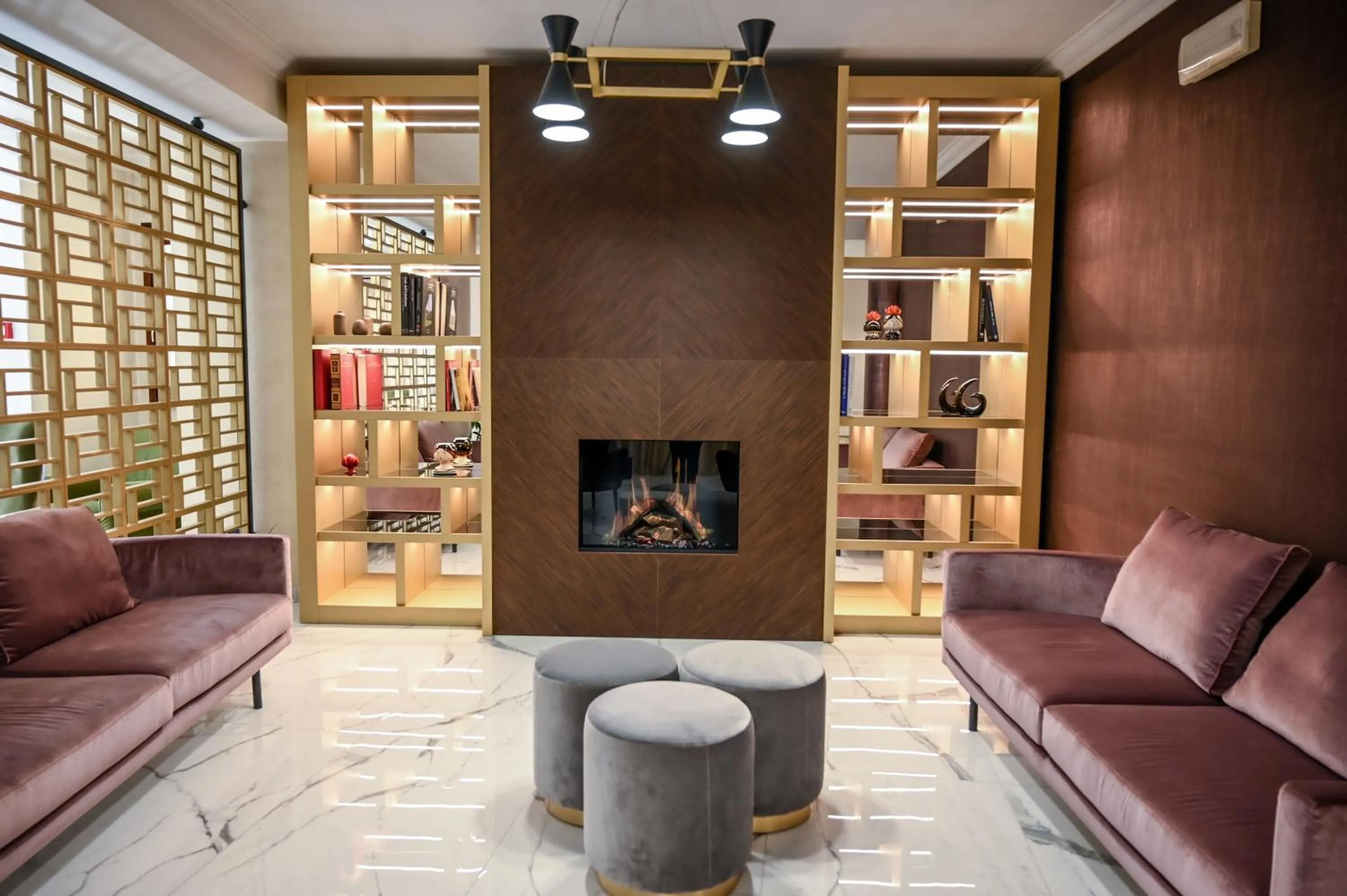 Lobby or reception in Roma Domus Hotel