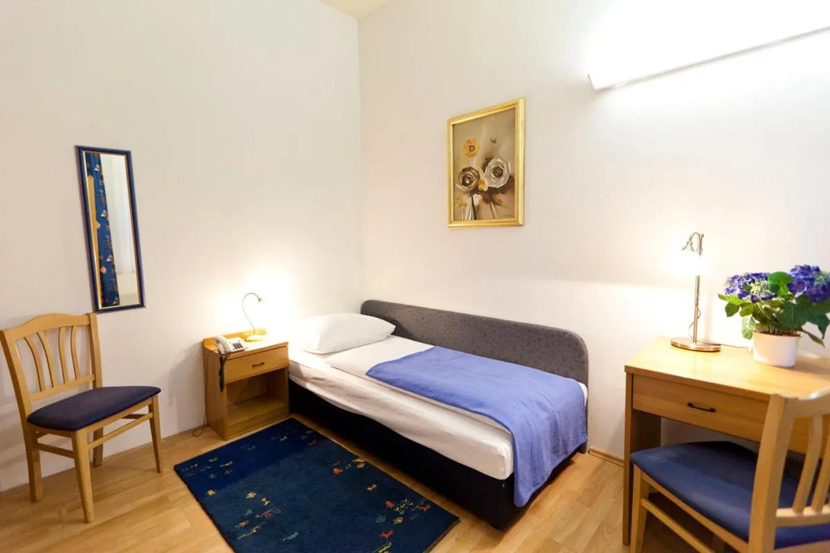 Bed in Hotel-Pension Bleckmann