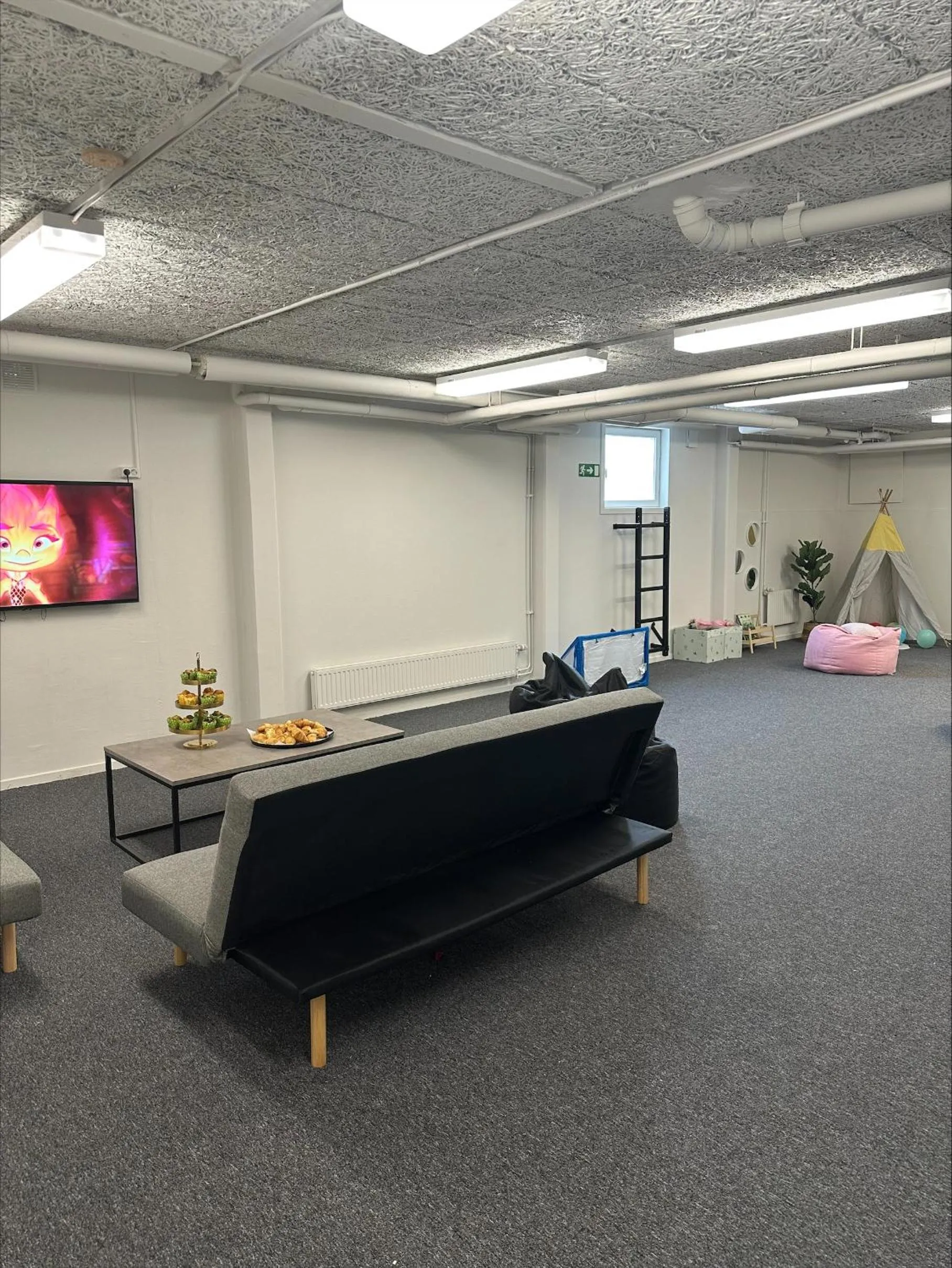 Children play ground in Almnäs Park Hotel