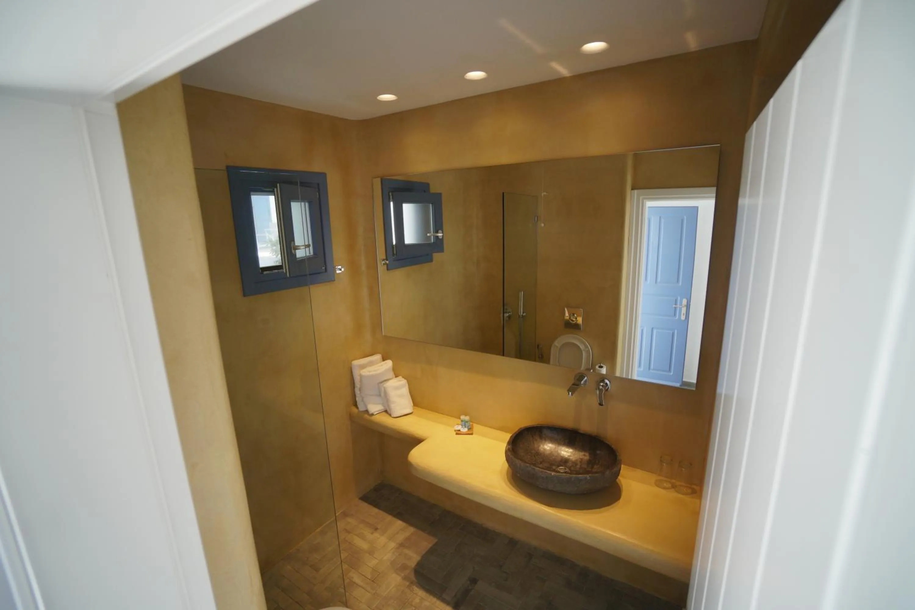 Bathroom in Jason Hotel