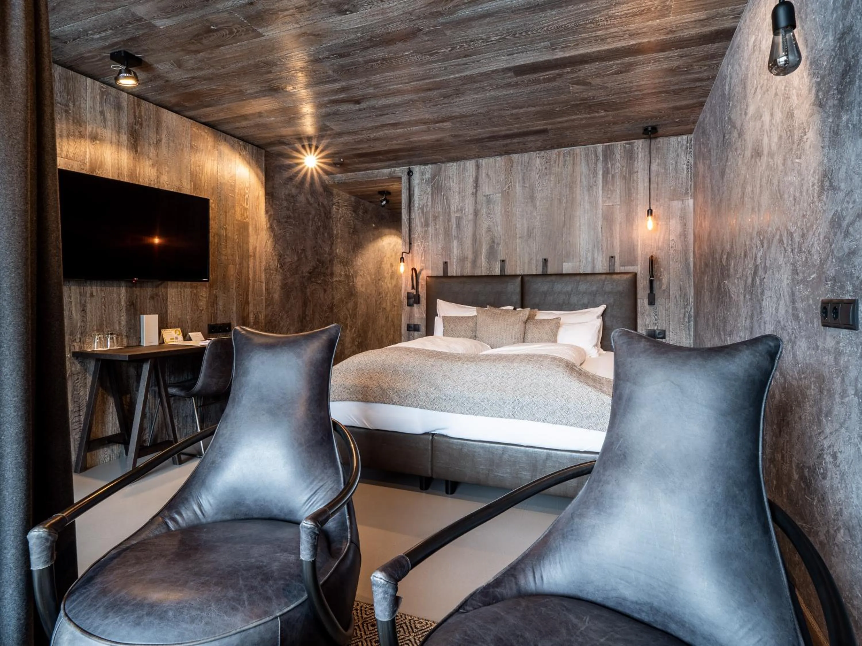 Photo of the whole room, Bed in Hotel Tirolerhof 4 Sterne Superior