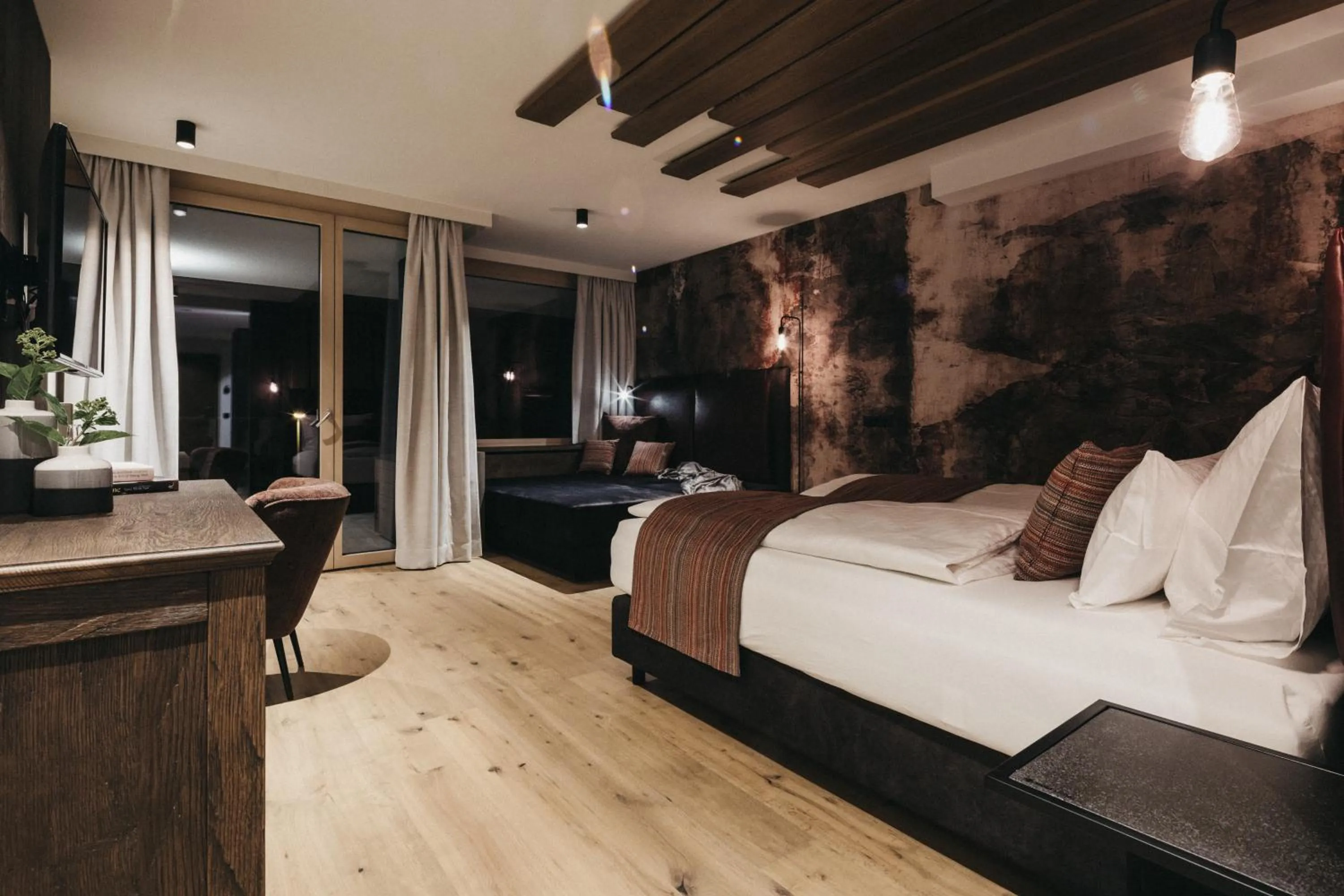 Photo of the whole room, Bed in Hotel Tirolerhof 4 Sterne Superior