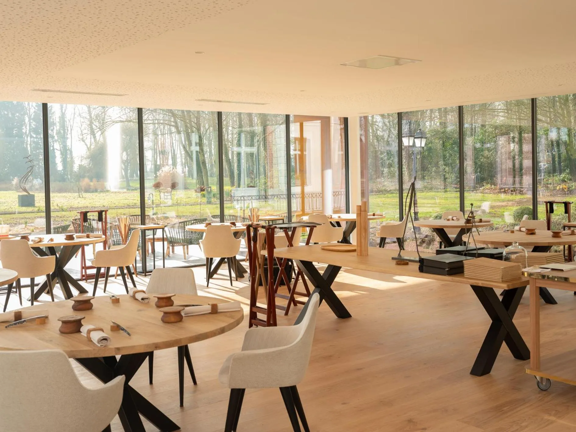 Restaurant/places to eat in Le Château De Beaulieu