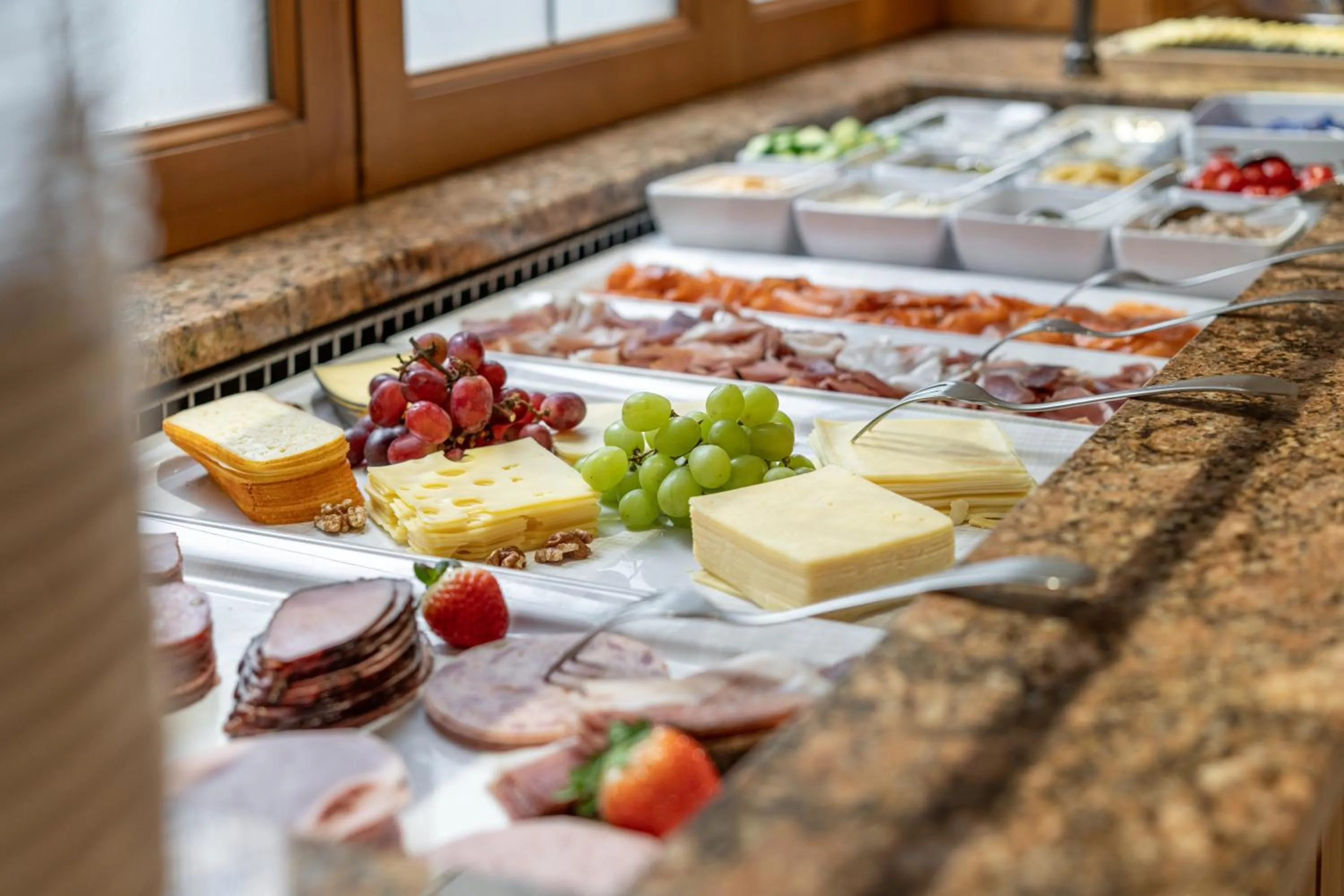 Buffet breakfast in Hotel Mittagskogel Pitztal