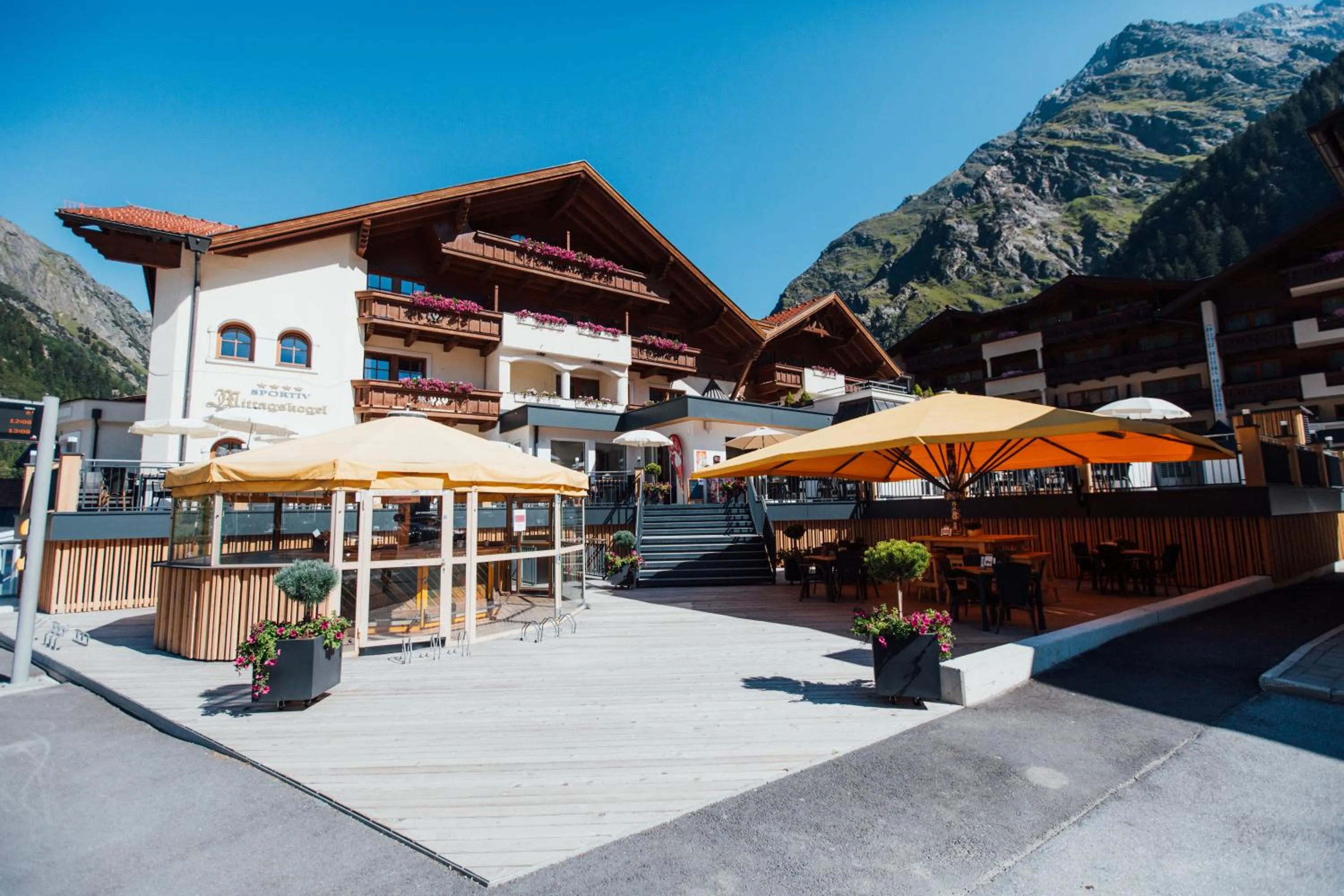 Property building in Hotel Mittagskogel Pitztal
