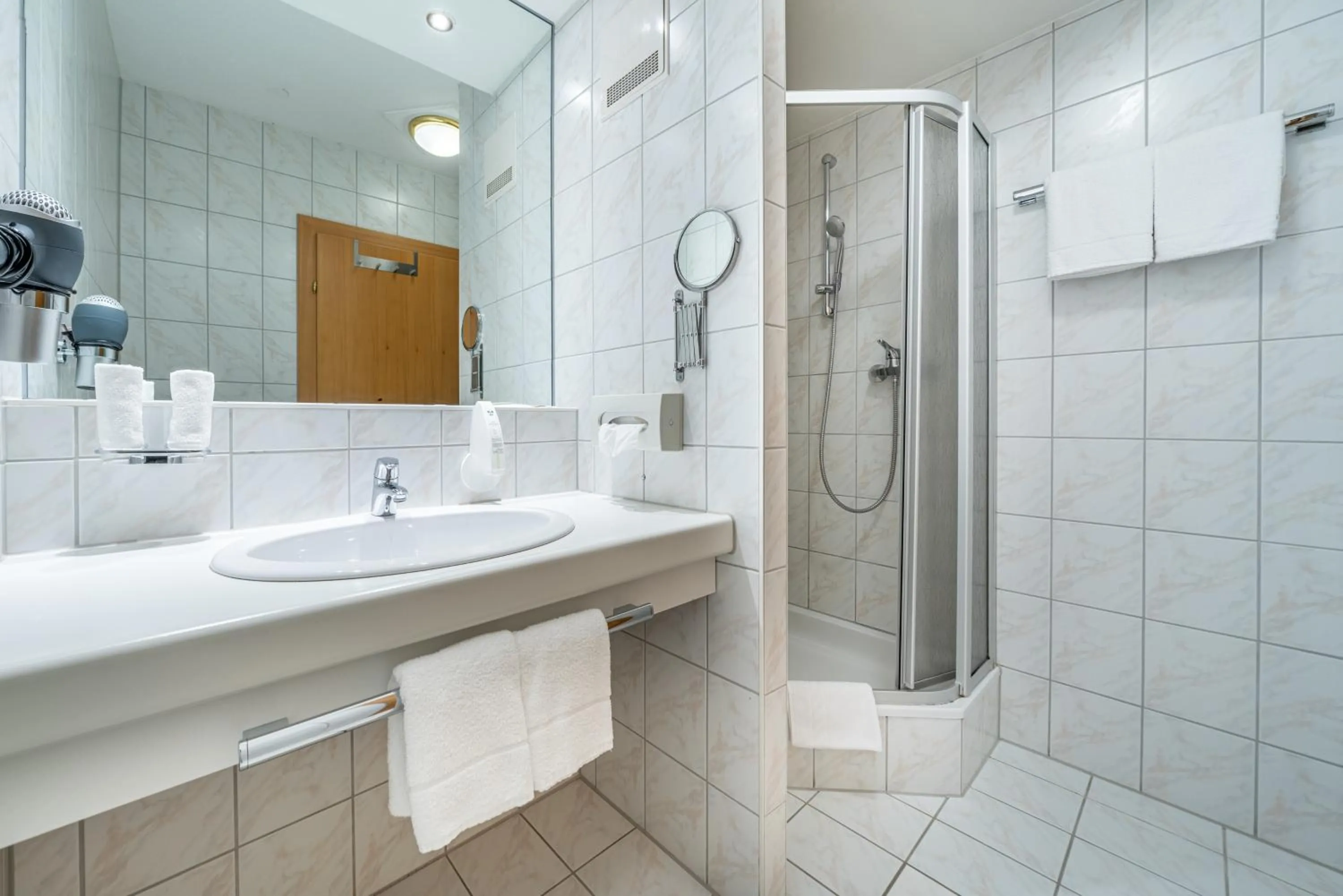 Bathroom in Hotel Mittagskogel Pitztal