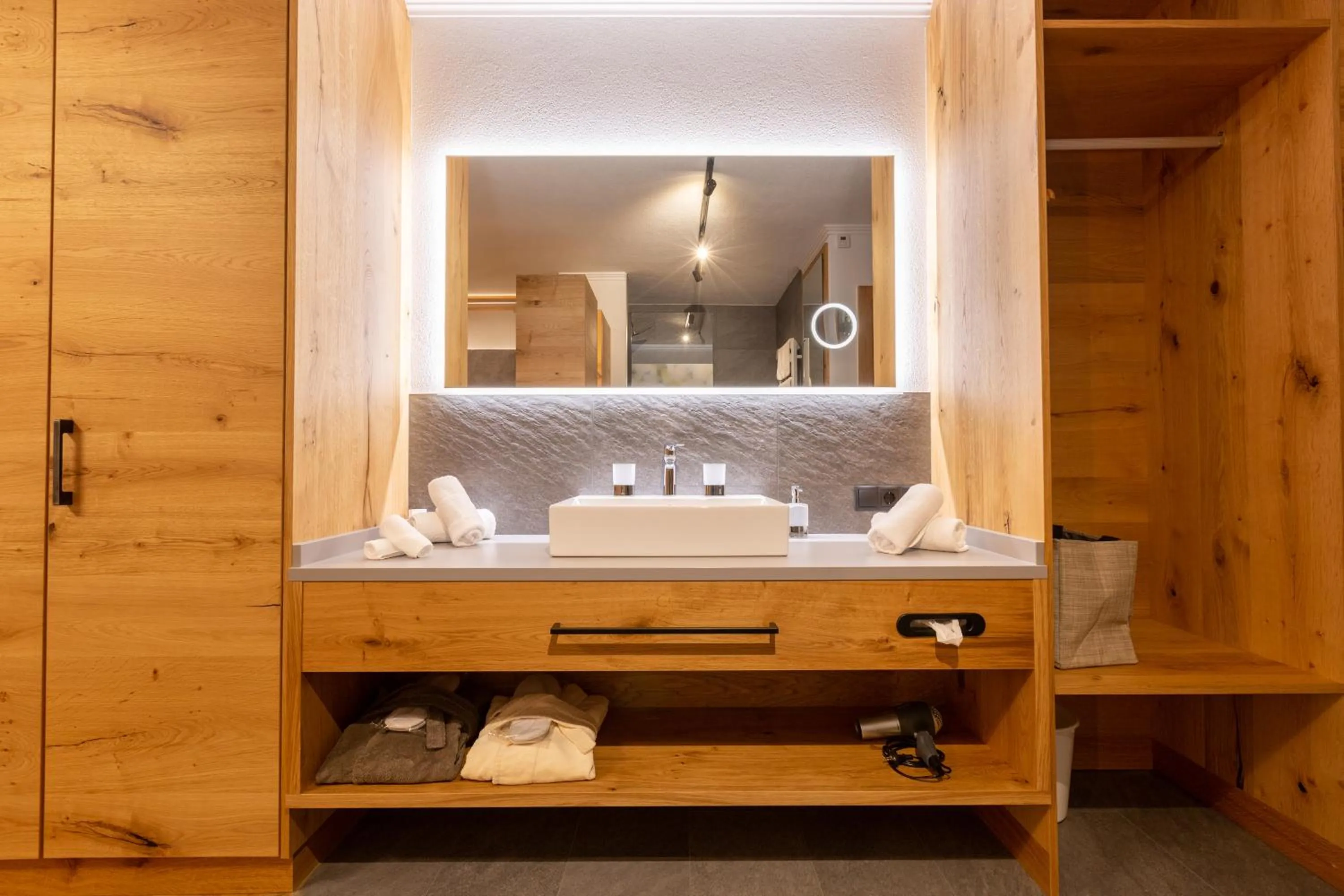 Photo of the whole room, Bed in Hotel Mittagskogel Pitztal