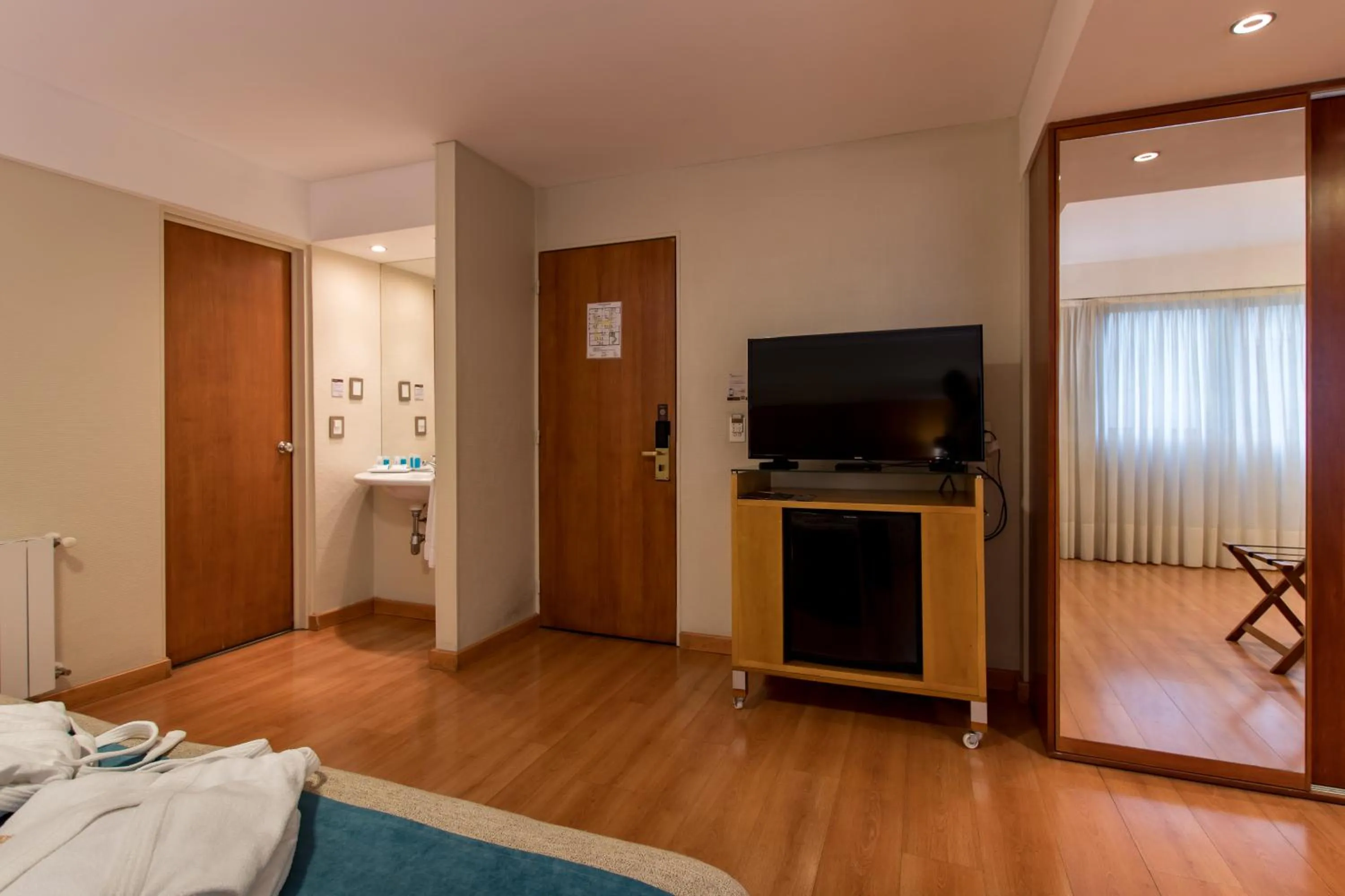 TV and multimedia, Bed in Hotel Solans Presidente