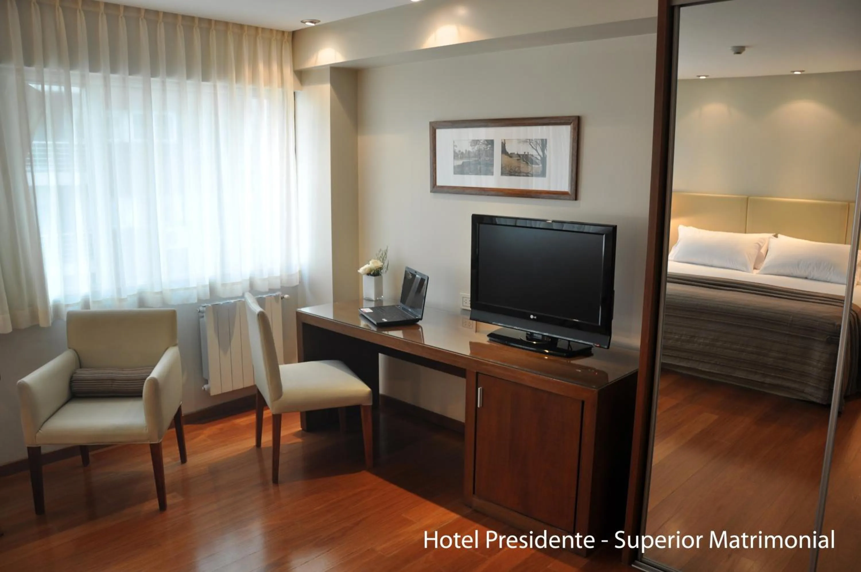 TV and multimedia, Bed in Hotel Solans Presidente