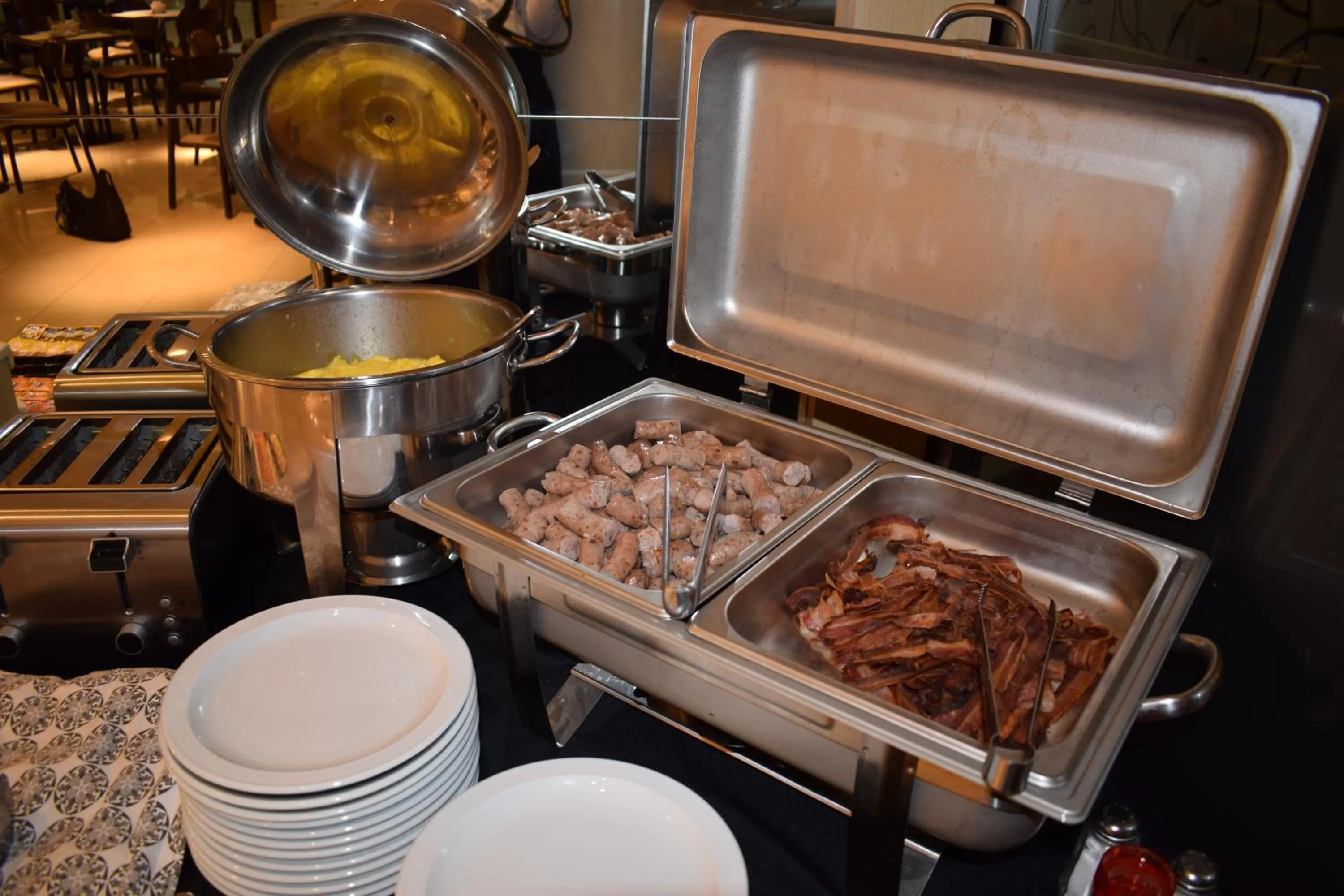 Buffet breakfast in Hotel Solans Presidente