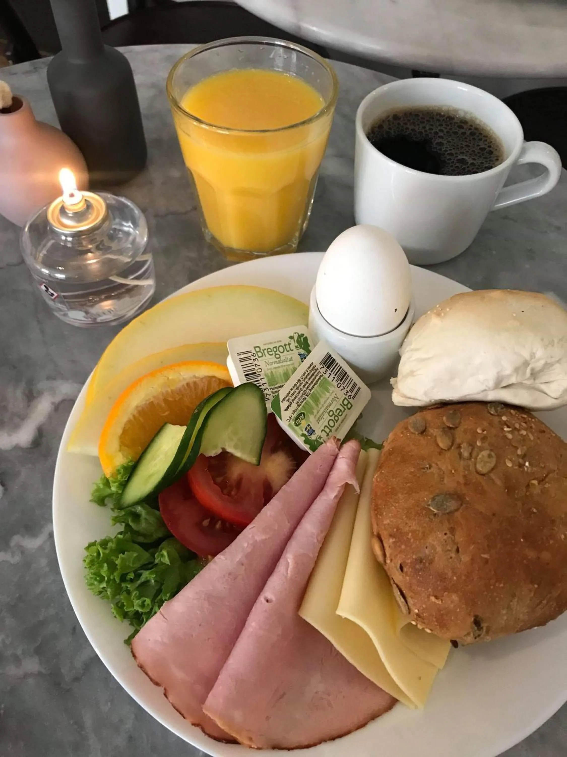 Breakfast in Systrar & Bönor Bed and Breakfast