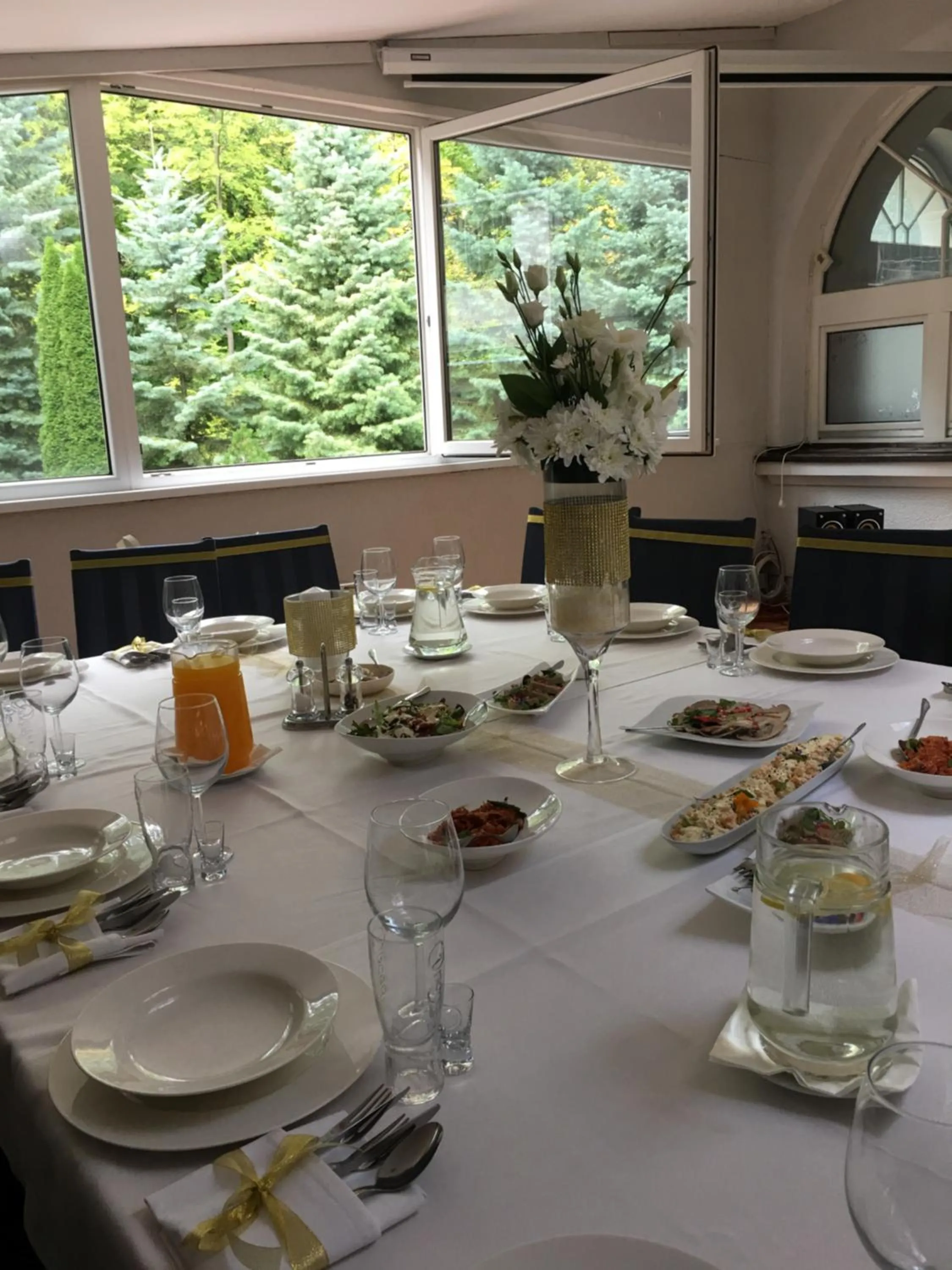 Restaurant/places to eat in Centrum25