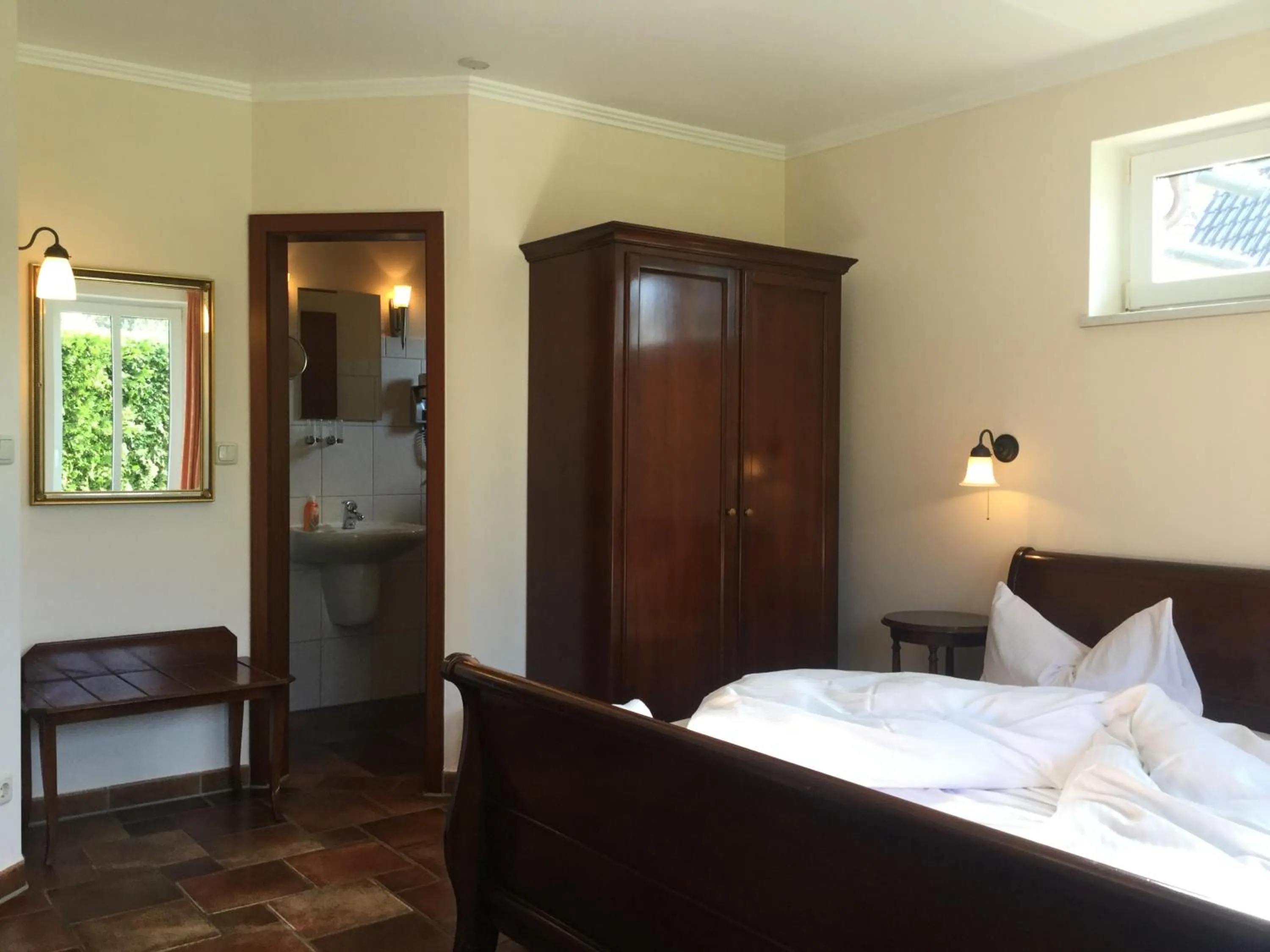 Photo of the whole room, Bed in Gästehaus Windflüchter