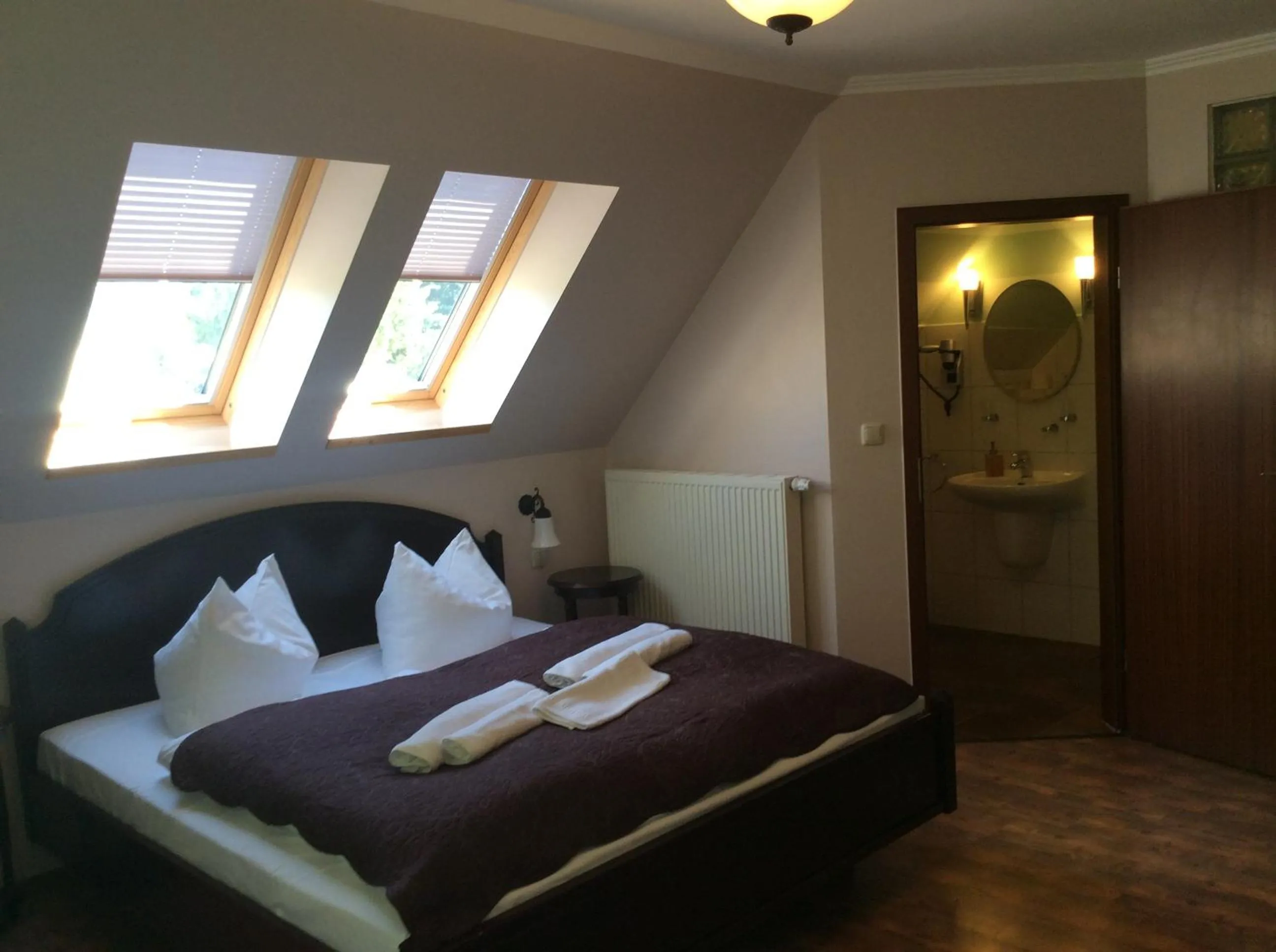 Photo of the whole room, Bed in Gästehaus Windflüchter