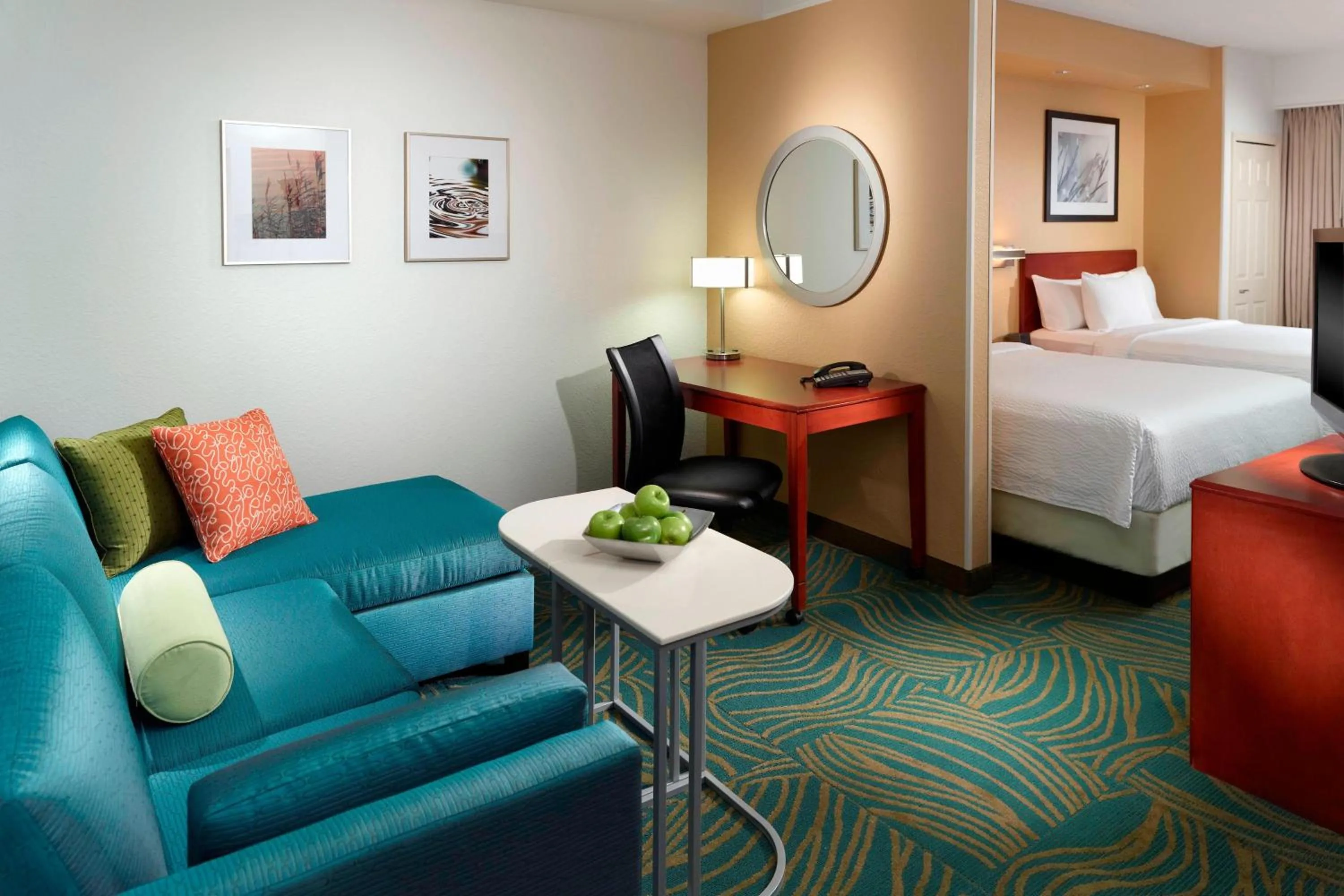 Living room, Bed in SpringHill Suites by Marriott Atlanta Buckhead