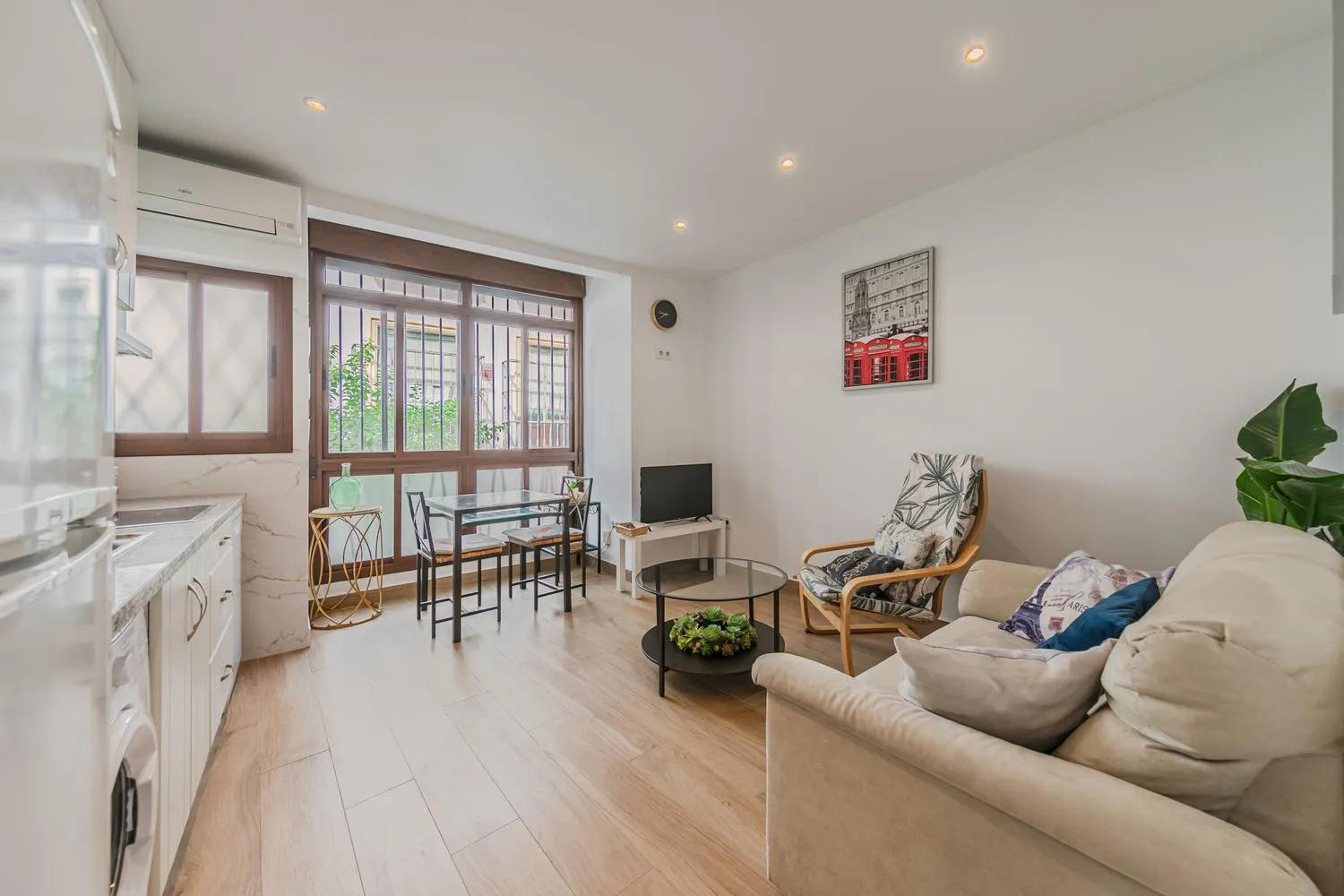 Modern & Stylish Apartment - Old Town