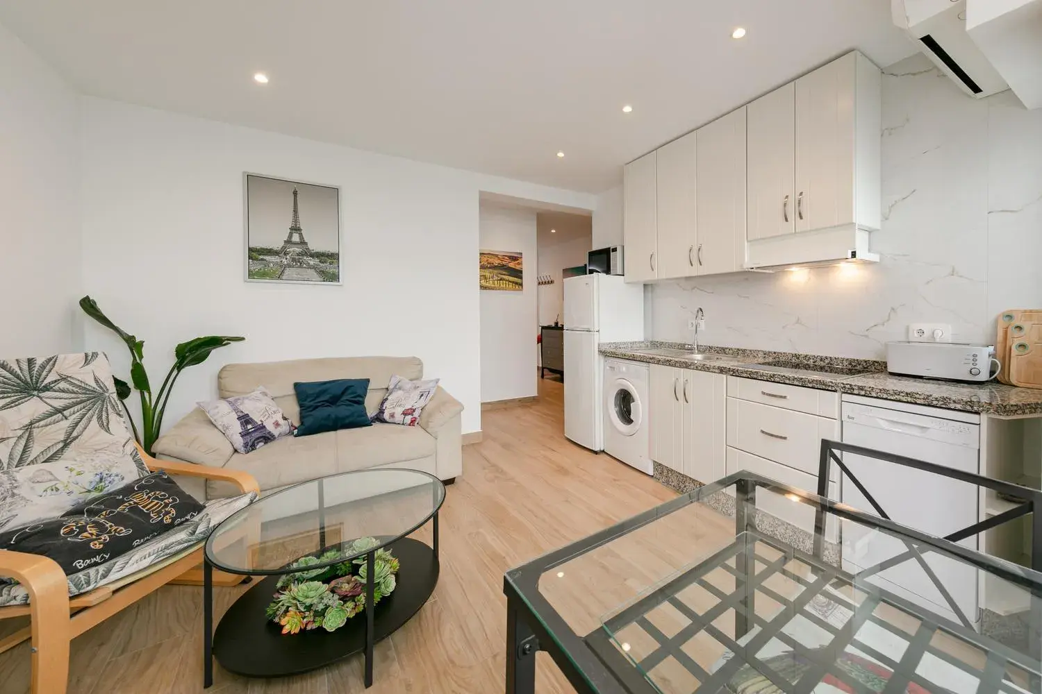 Modern & Stylish Apartment - Old Town Modern & Stylish Apartment - Old Town