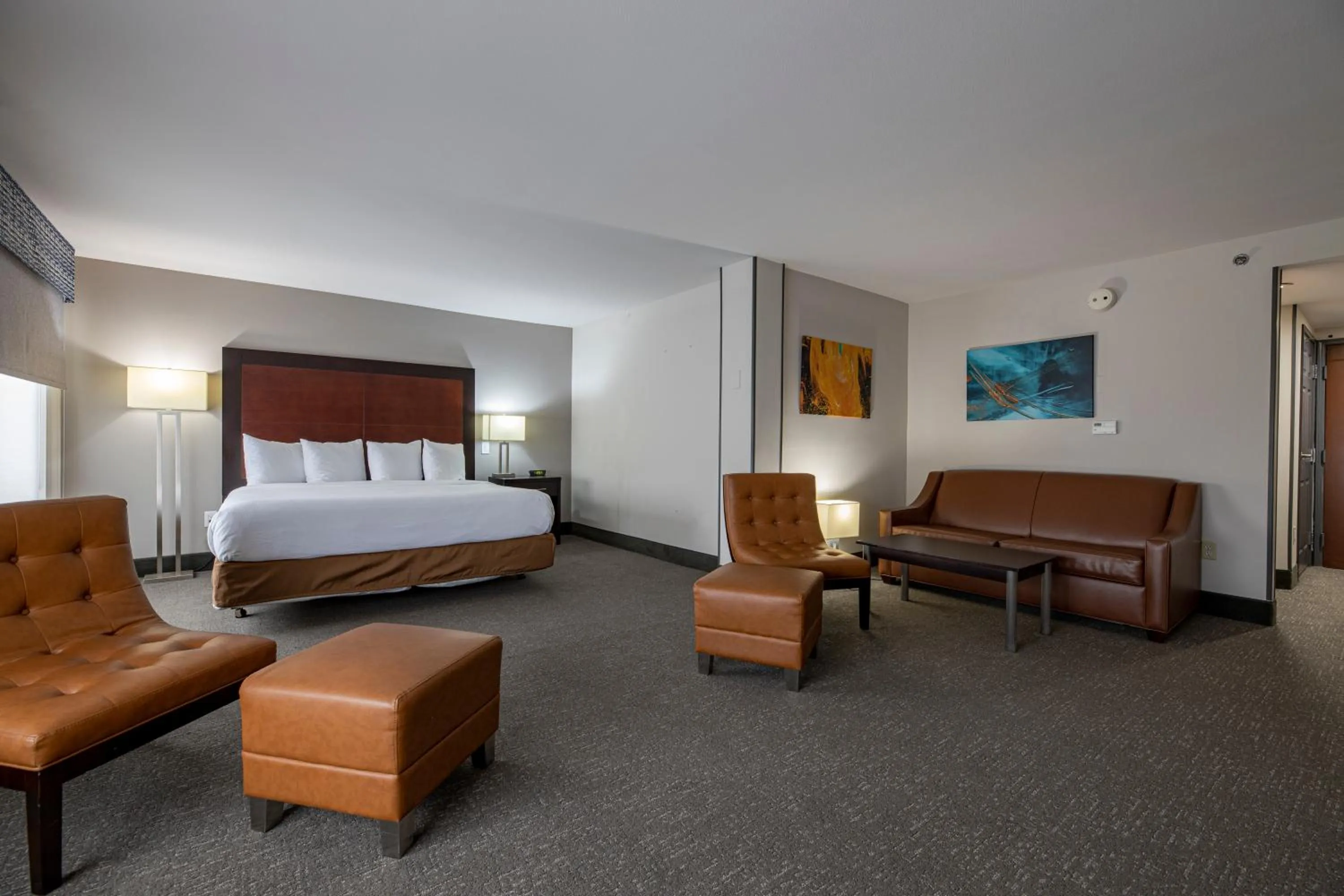 Photo of the whole room, Bed in Wingate by Wyndham Atlanta Galleria/ Ballpark