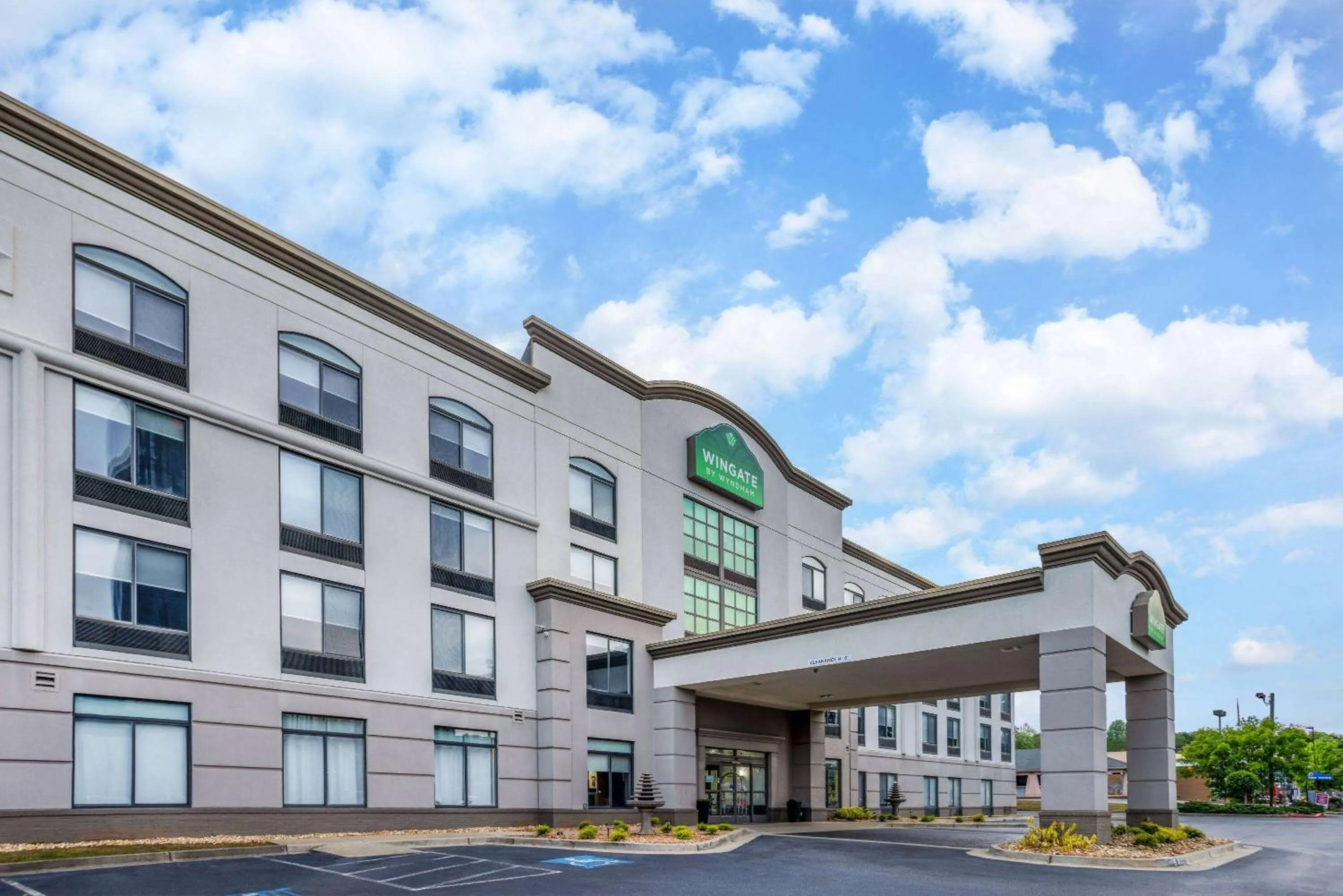 Property building in Wingate by Wyndham Atlanta Galleria/ Ballpark