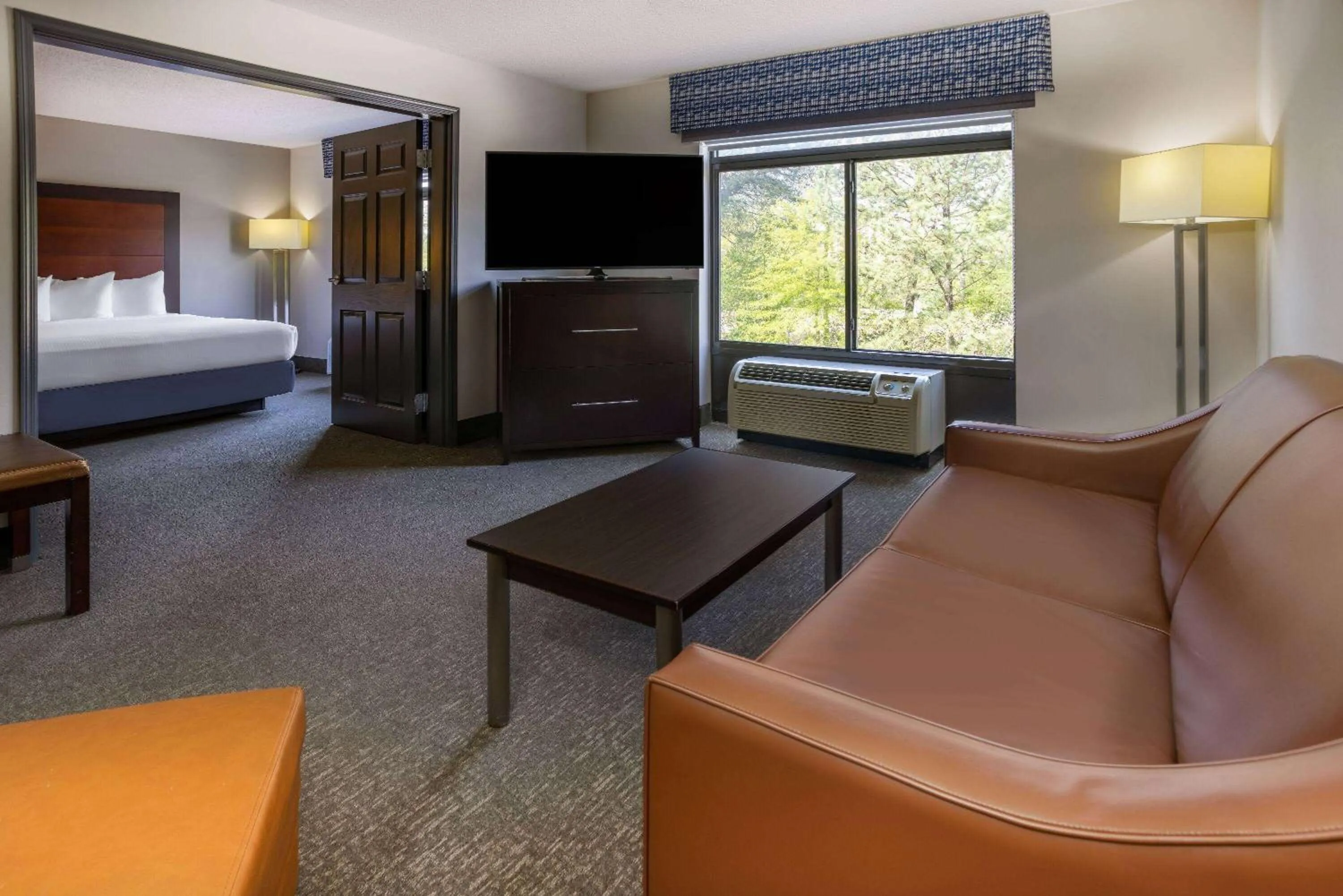 Bed in Wingate by Wyndham Atlanta Galleria/ Ballpark