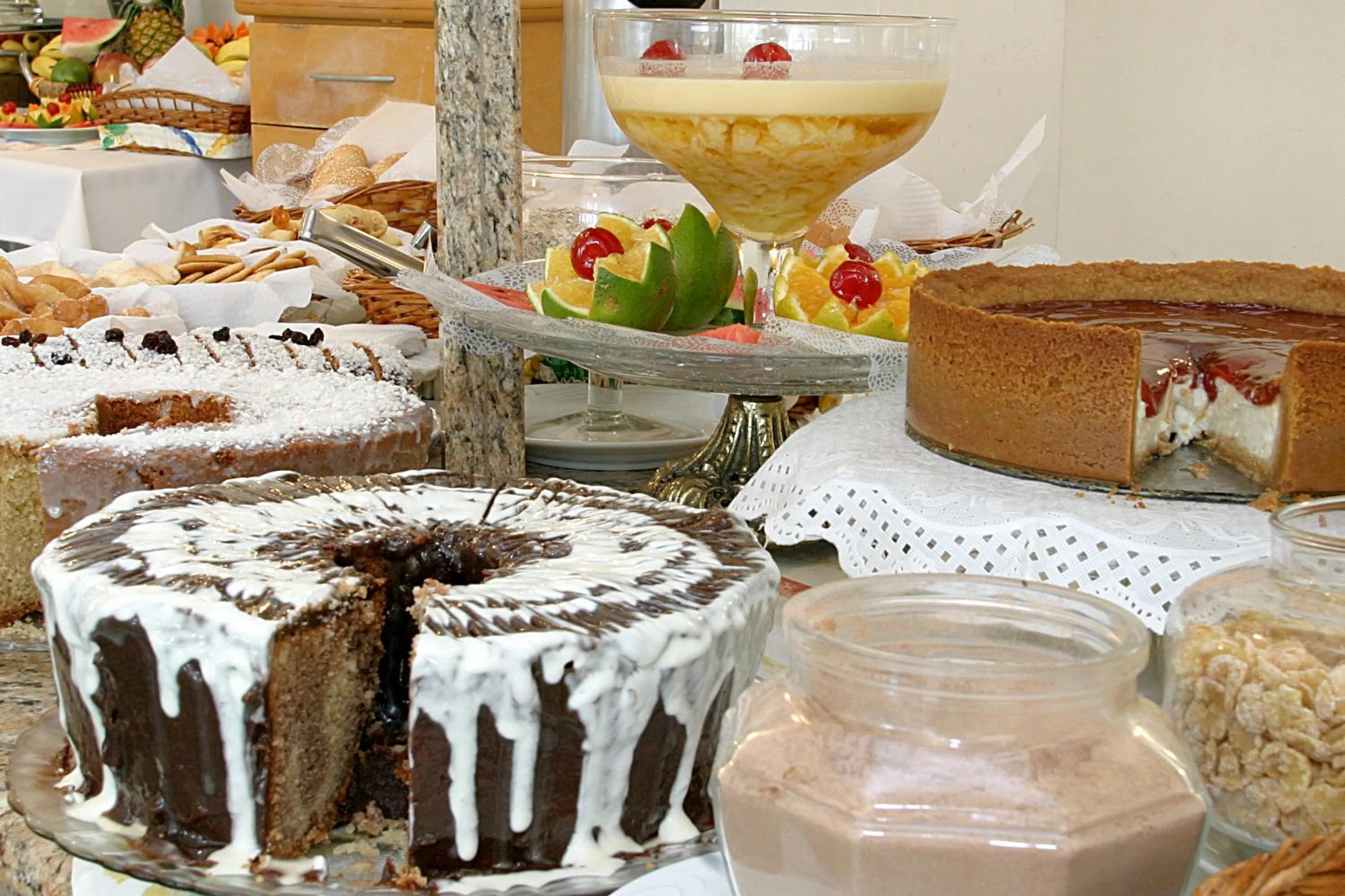 Food in Hotel Aero Park e Estacionamento