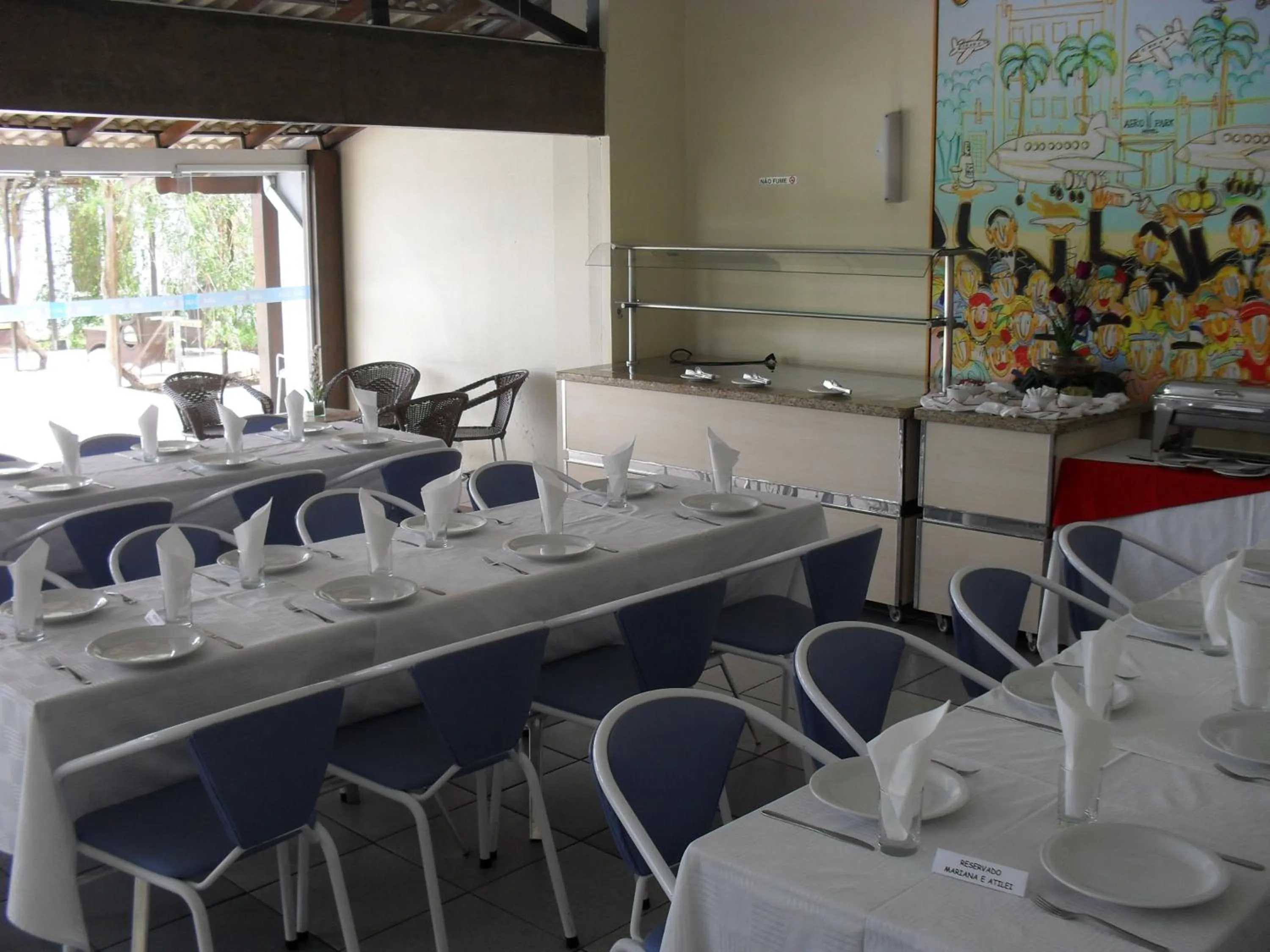 Restaurant/places to eat in Hotel Aero Park e Estacionamento