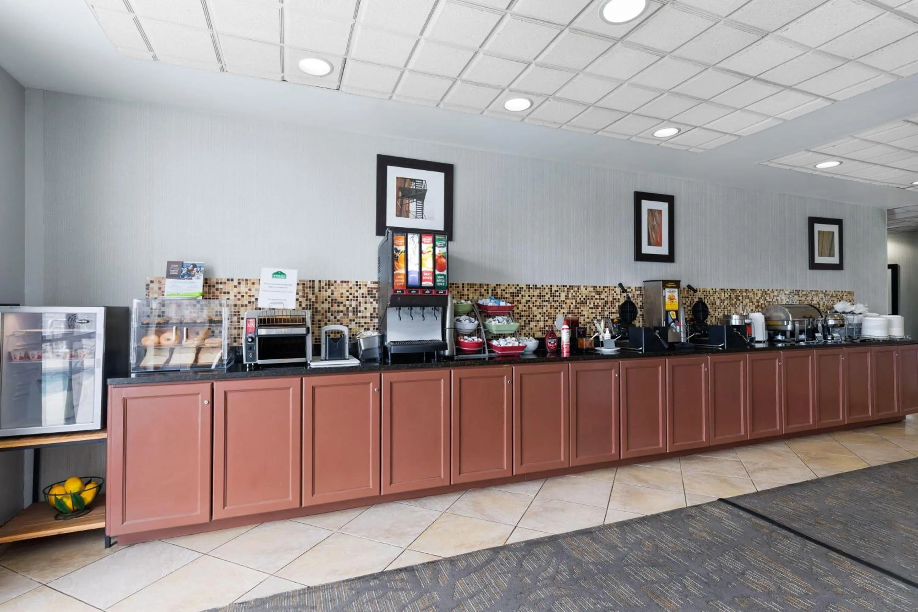 Breakfast in Wingate by Wyndham Destin