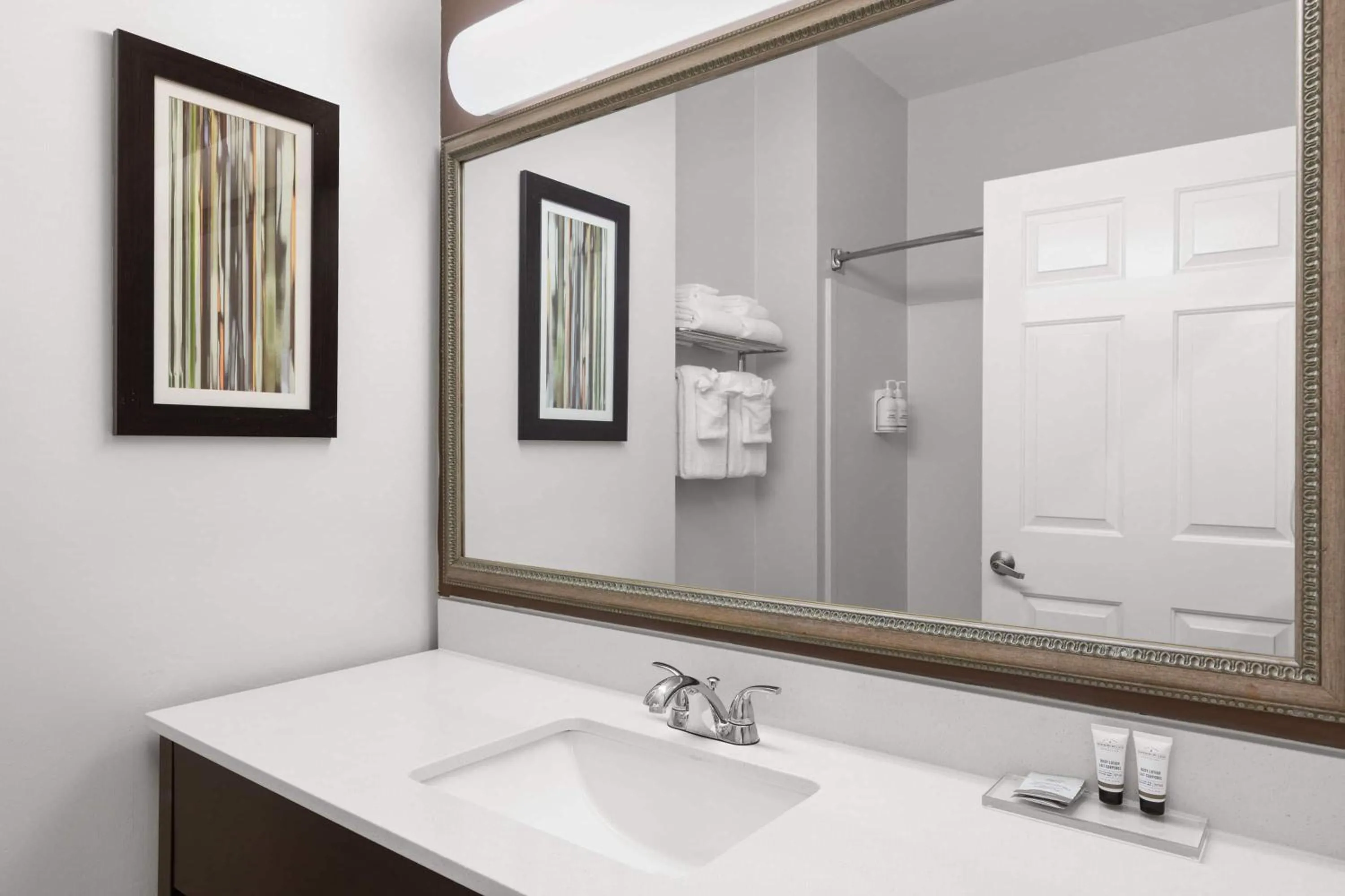 Bathroom in Wingate by Wyndham Destin