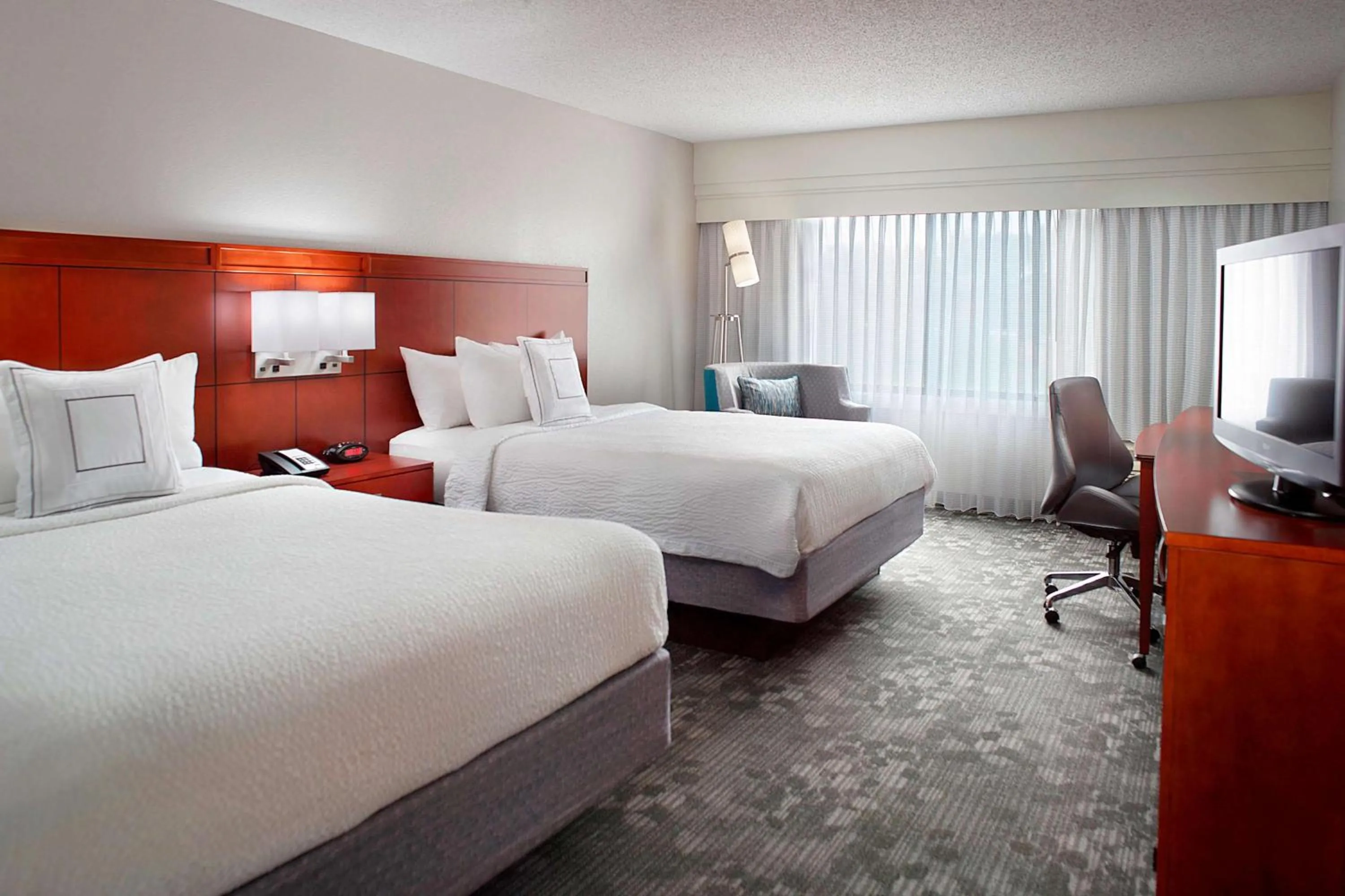 Bedroom, Bed in Sonesta Select Atlanta Airport North