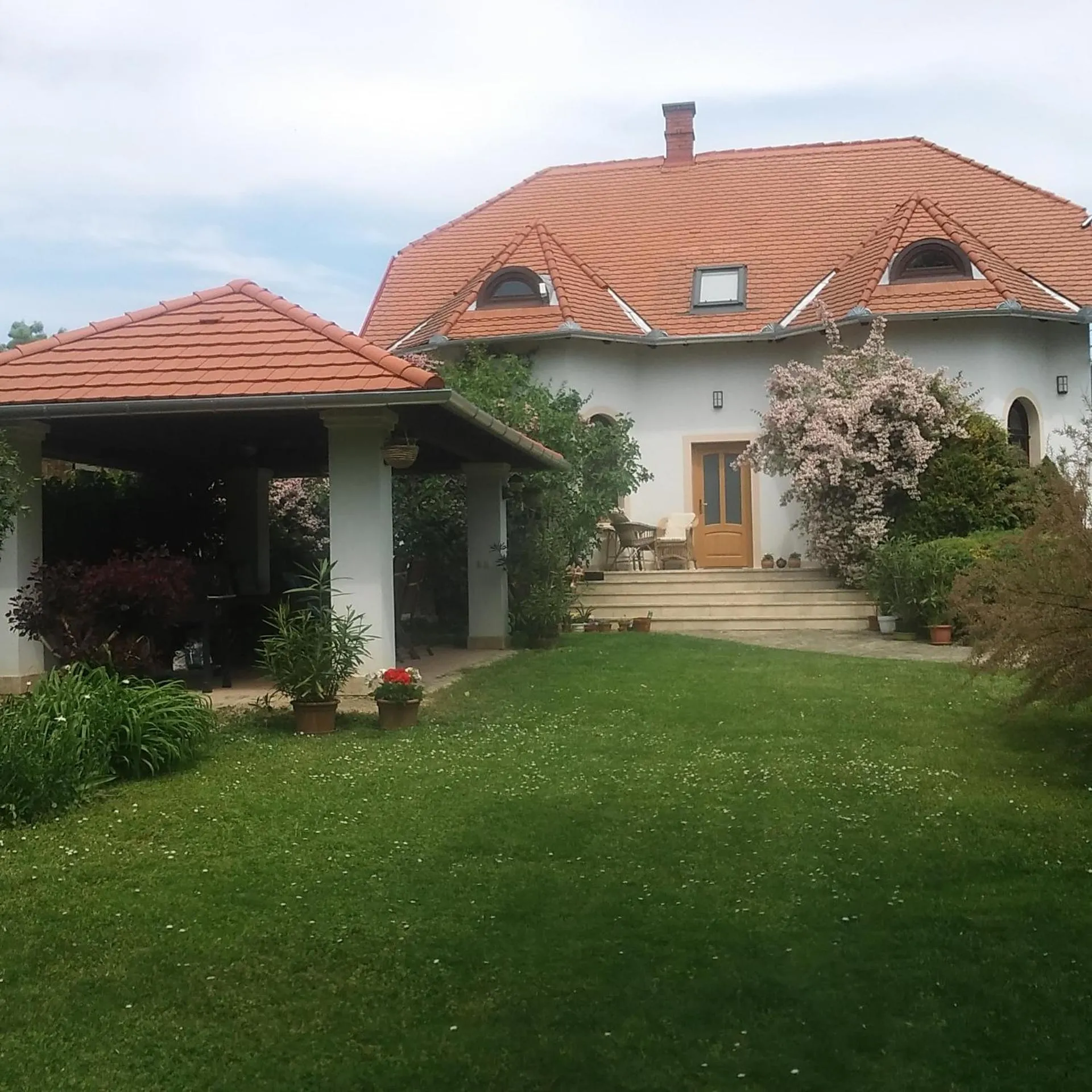 Property building in Frutta Villa