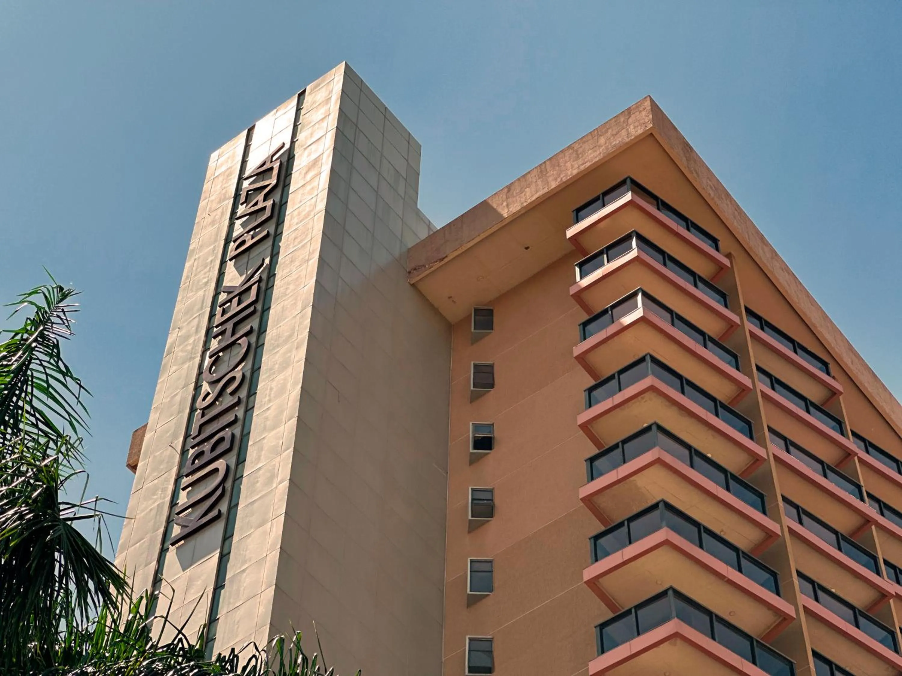 Facade/entrance in Kubitschek Plaza Hotel