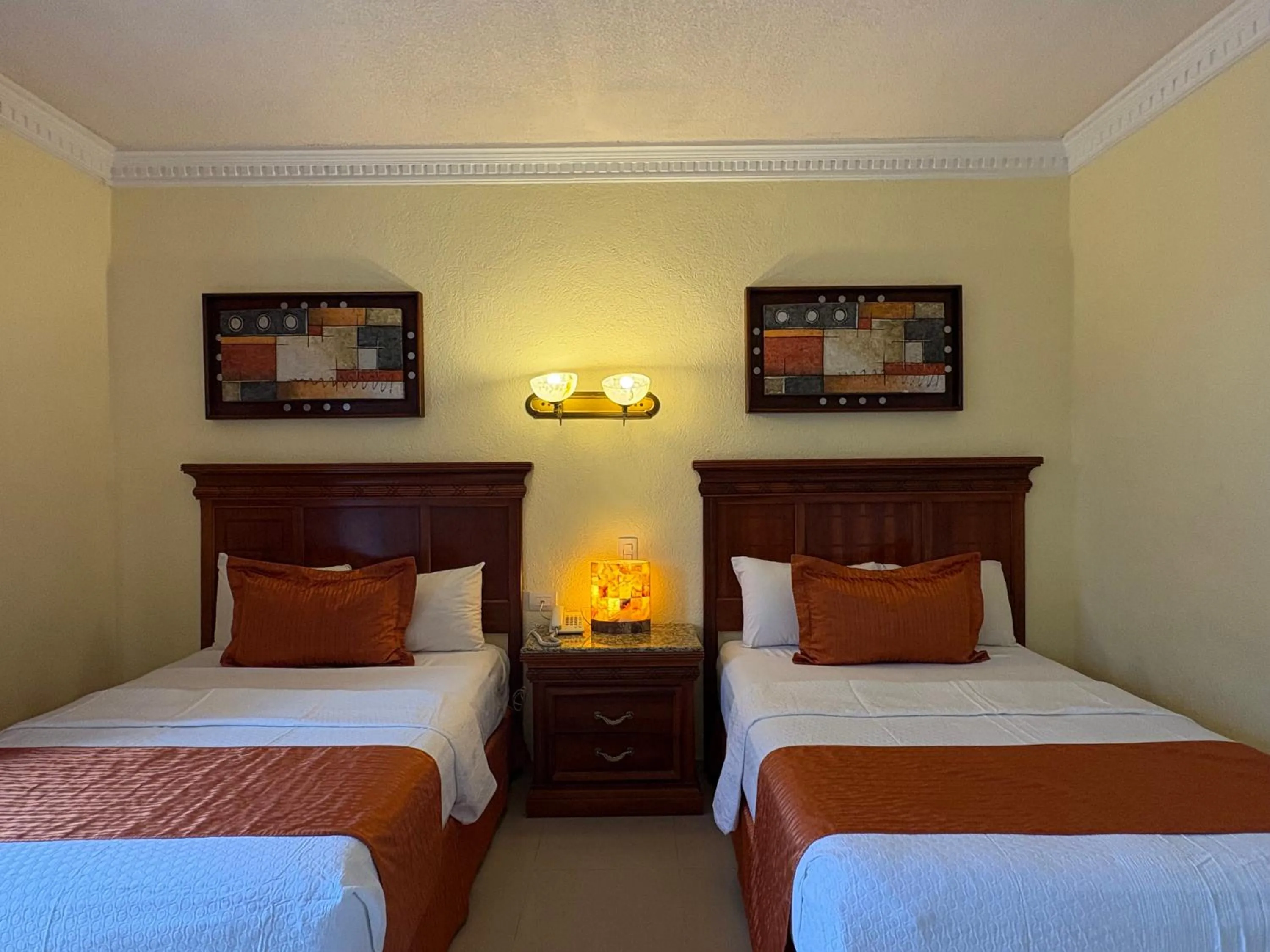 Photo of the whole room, Bed in Gran Real Yucatan