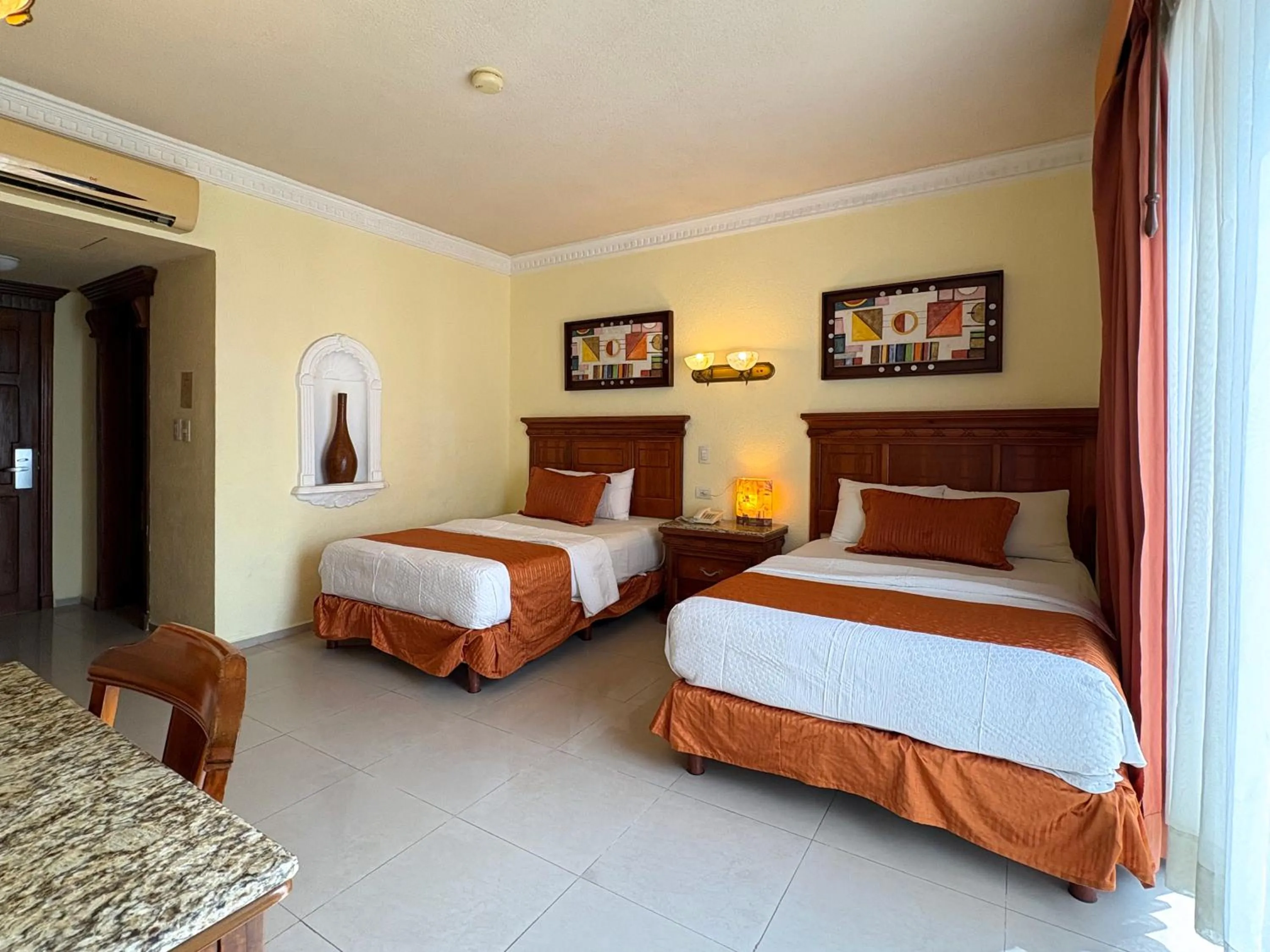 Photo of the whole room, Bed in Gran Real Yucatan