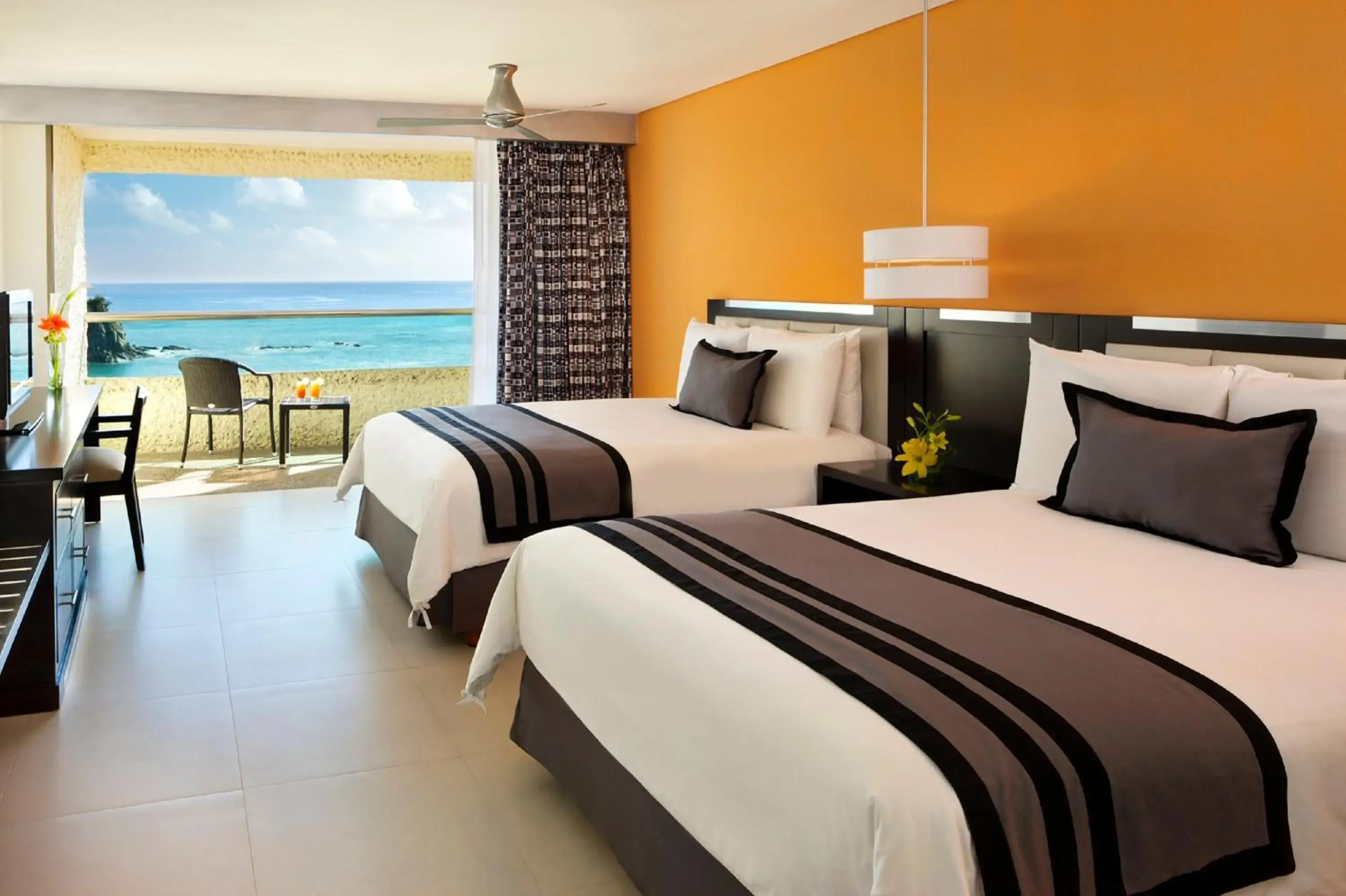 Preferred Club Deluxe Ocean Front (2 Adults + 1 Child) - single occupancy in Dreams Huatulco Resort & Spa Preferred Club Deluxe Ocean Front (2 Adults + 1 Child) - single occupancy in Dreams Huatulco Resort & Spa