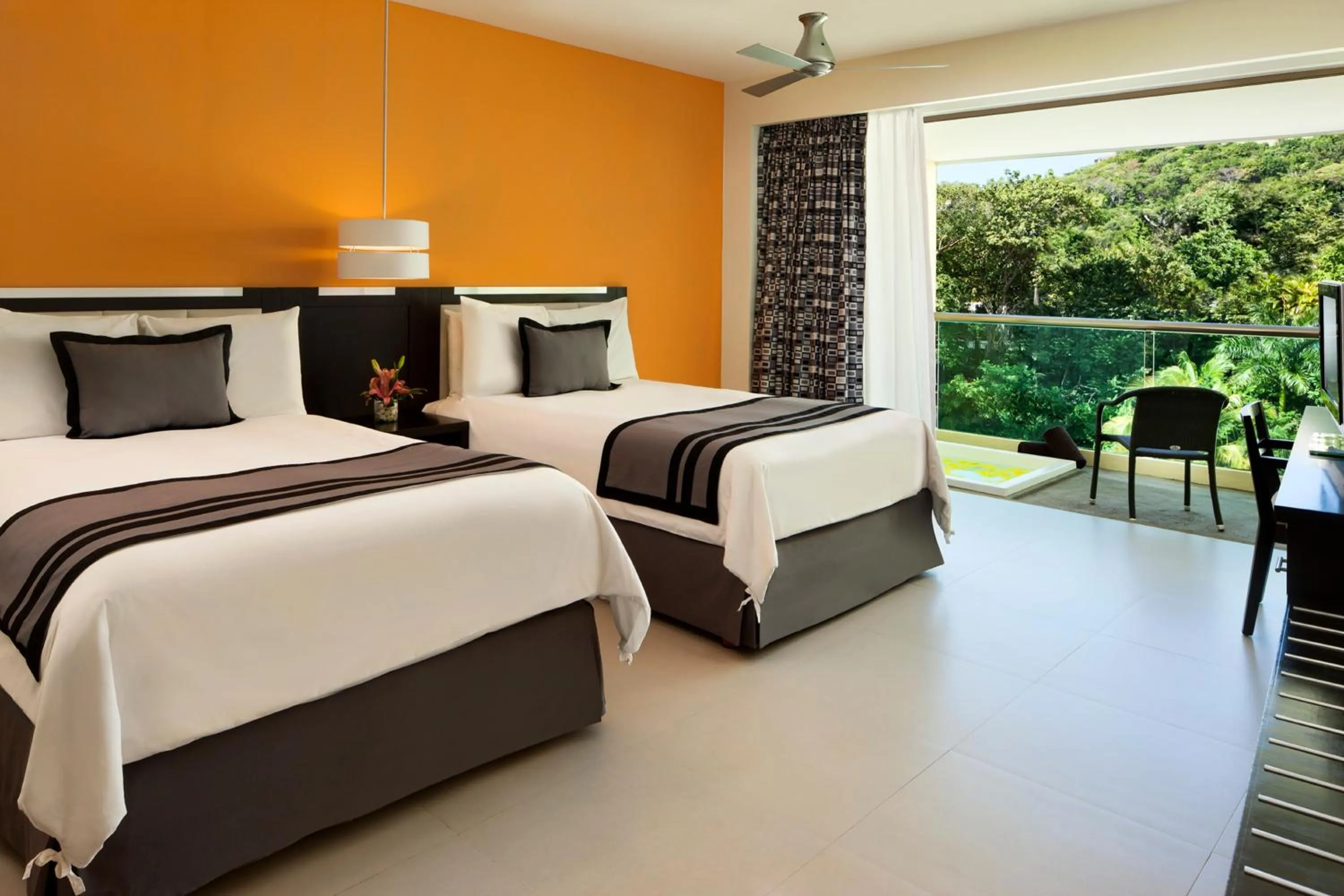 Hot Tub, Bed in Dreams Huatulco Resort & Spa