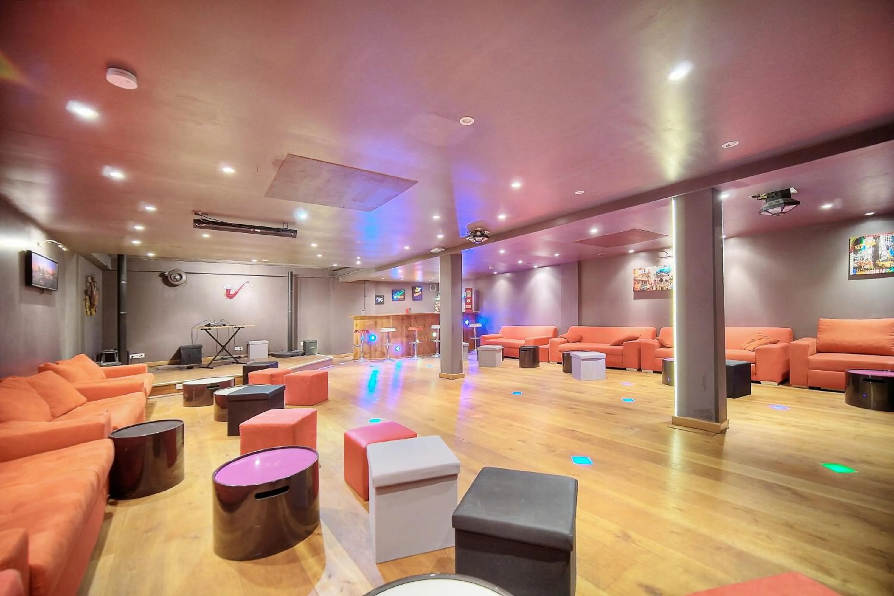 Evening entertainment in "AU HAVRE DE PAIX" 5 étoiles Prestige jacuzzi, hammam, sauna, PISCINE chauffée Mougins Cannes Grasse