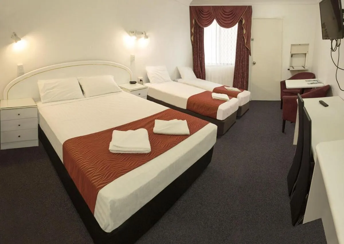 Photo of the whole room, Bed in Calico Court Motel